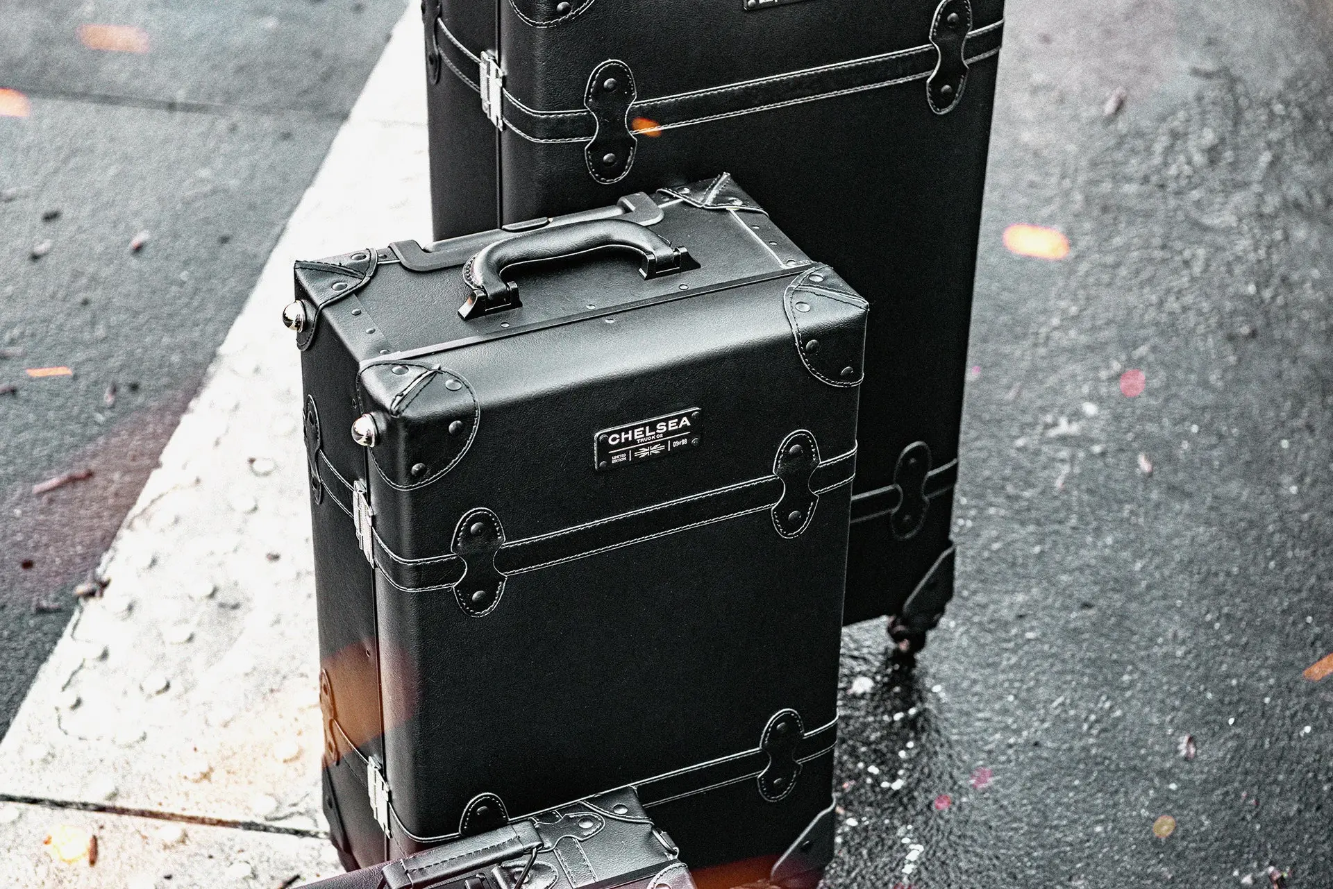Chelsea Truck Company Vintage Inspired Travel Luggage Set - Image 12