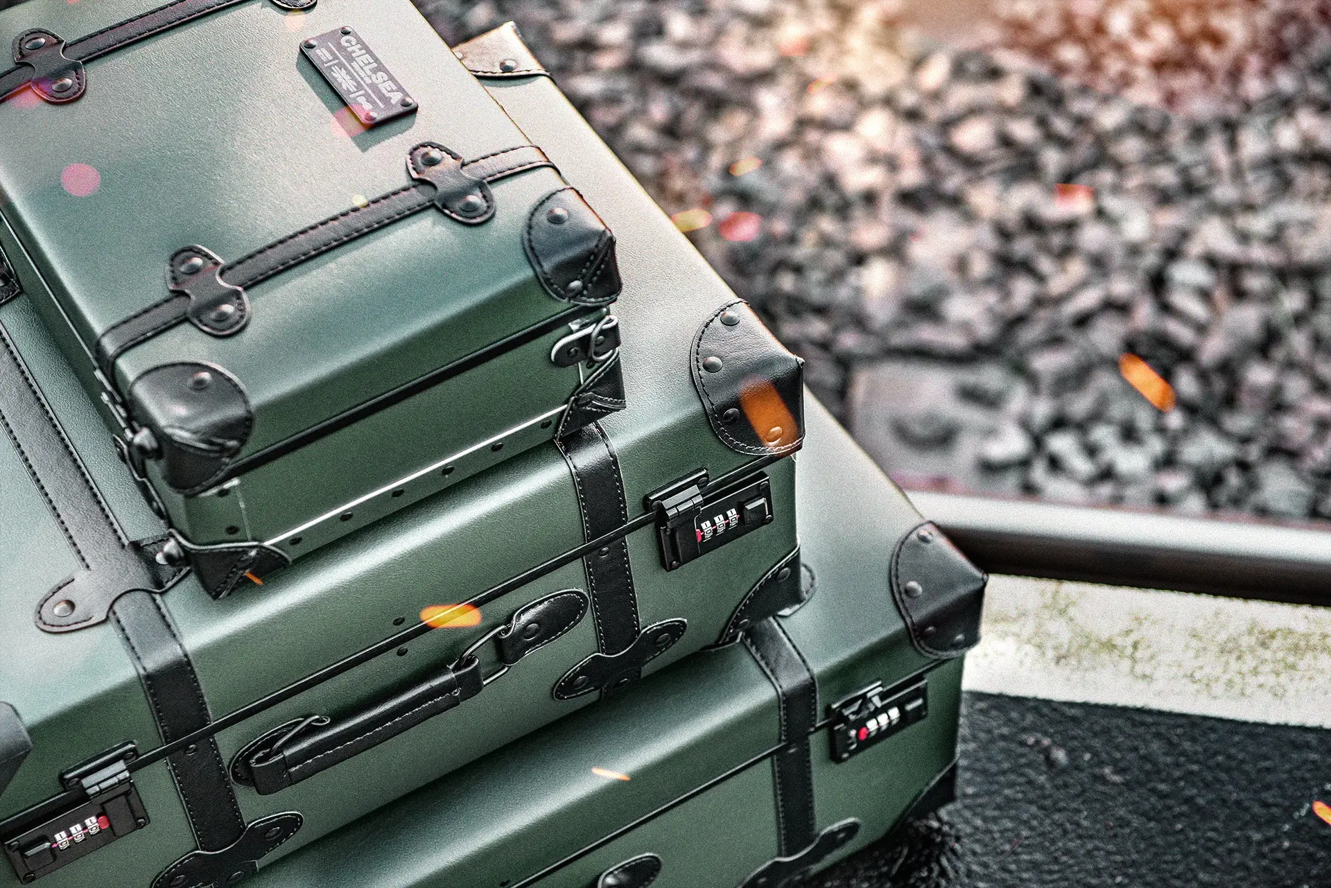 Chelsea Truck Company Vintage Inspired Travel Luggage Set - Image 10