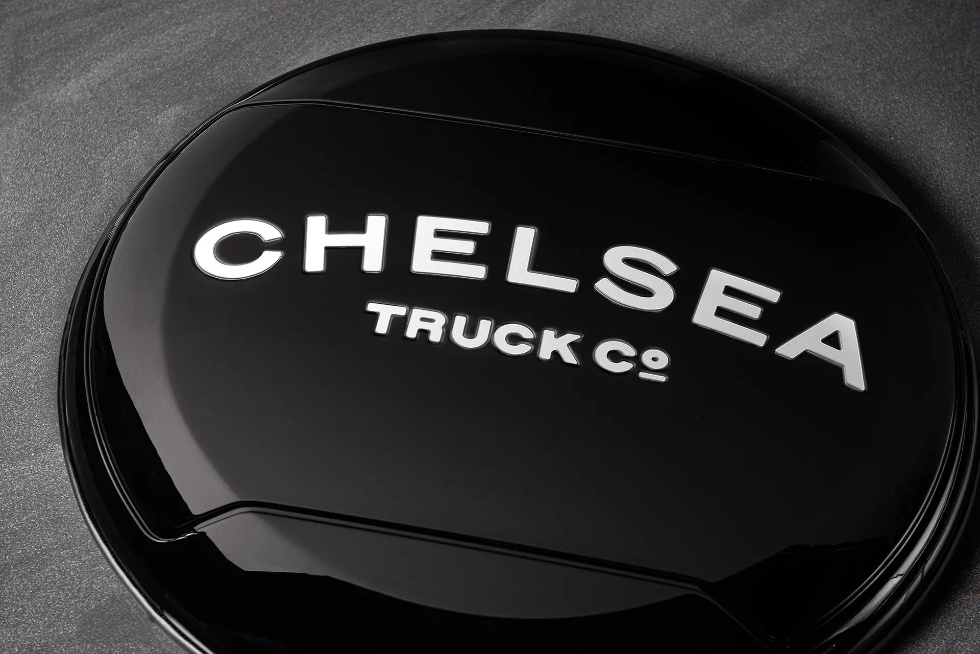 Coconut Lettering for Chelsea Truck Company Hard Spare Wheel Cover - Image 4