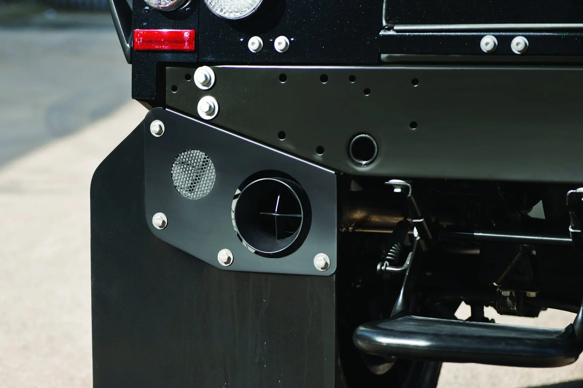 Land Rover Defender 90 (1991-2016) Crosshair Exhaust System
