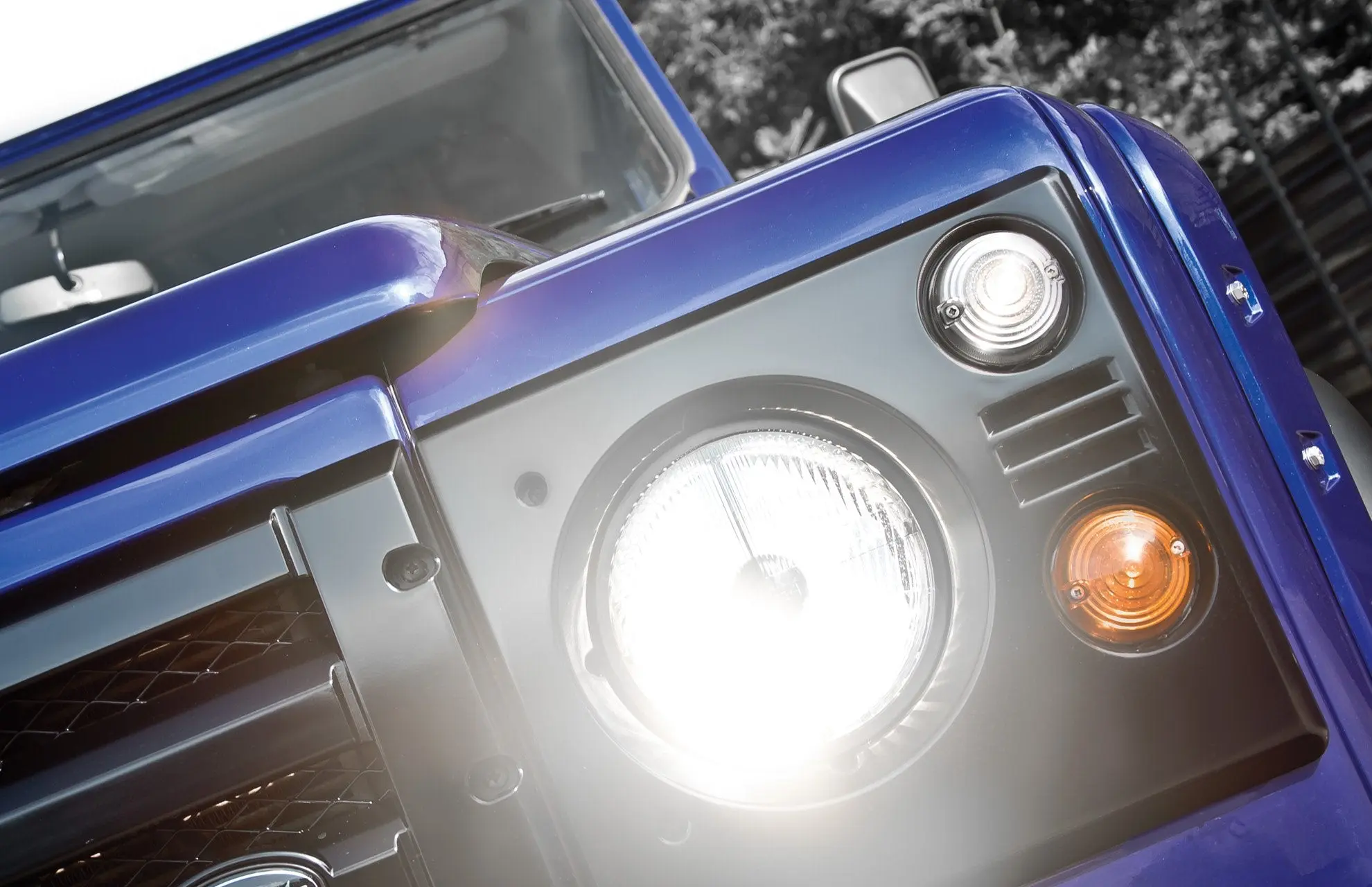 Land Rover Defender (1991-2016) Crosshair Military Headlamps LHD - Image 3