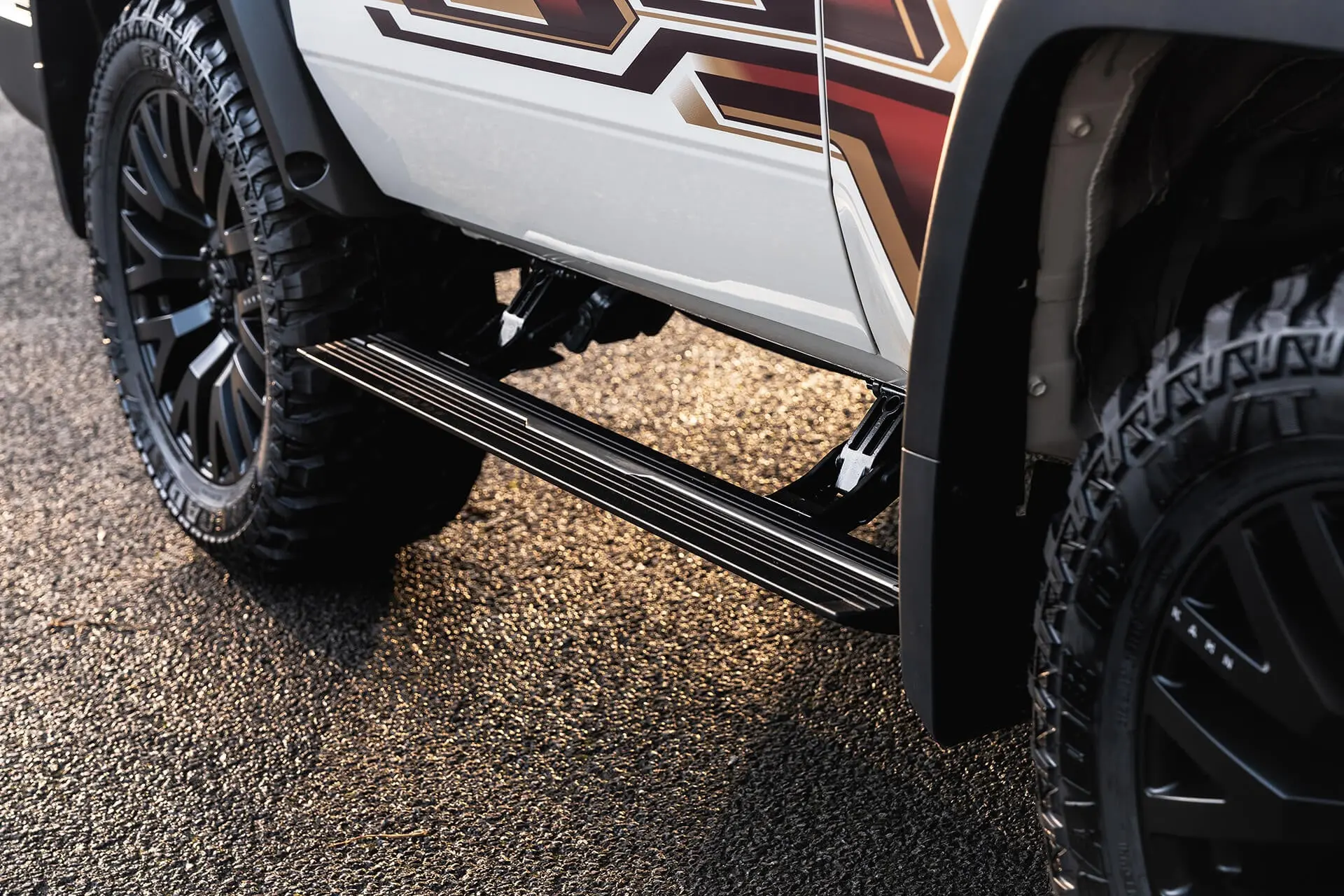 Electric Side Steps for Toyota Land Cruiser 70 (2023 Onwards)