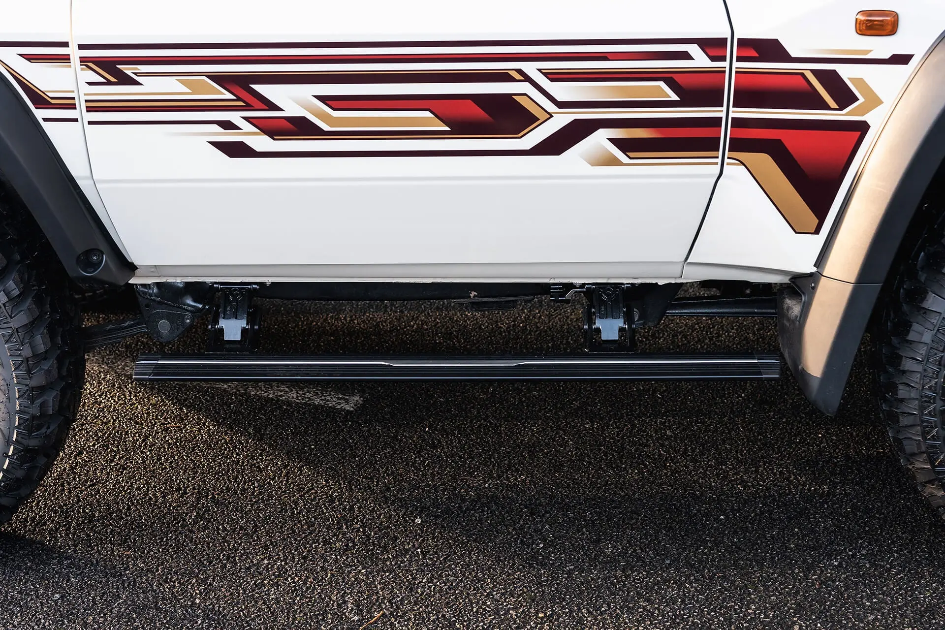 Electric Side Steps for Toyota Land Cruiser 70 (2023 Onwards) - Image 3