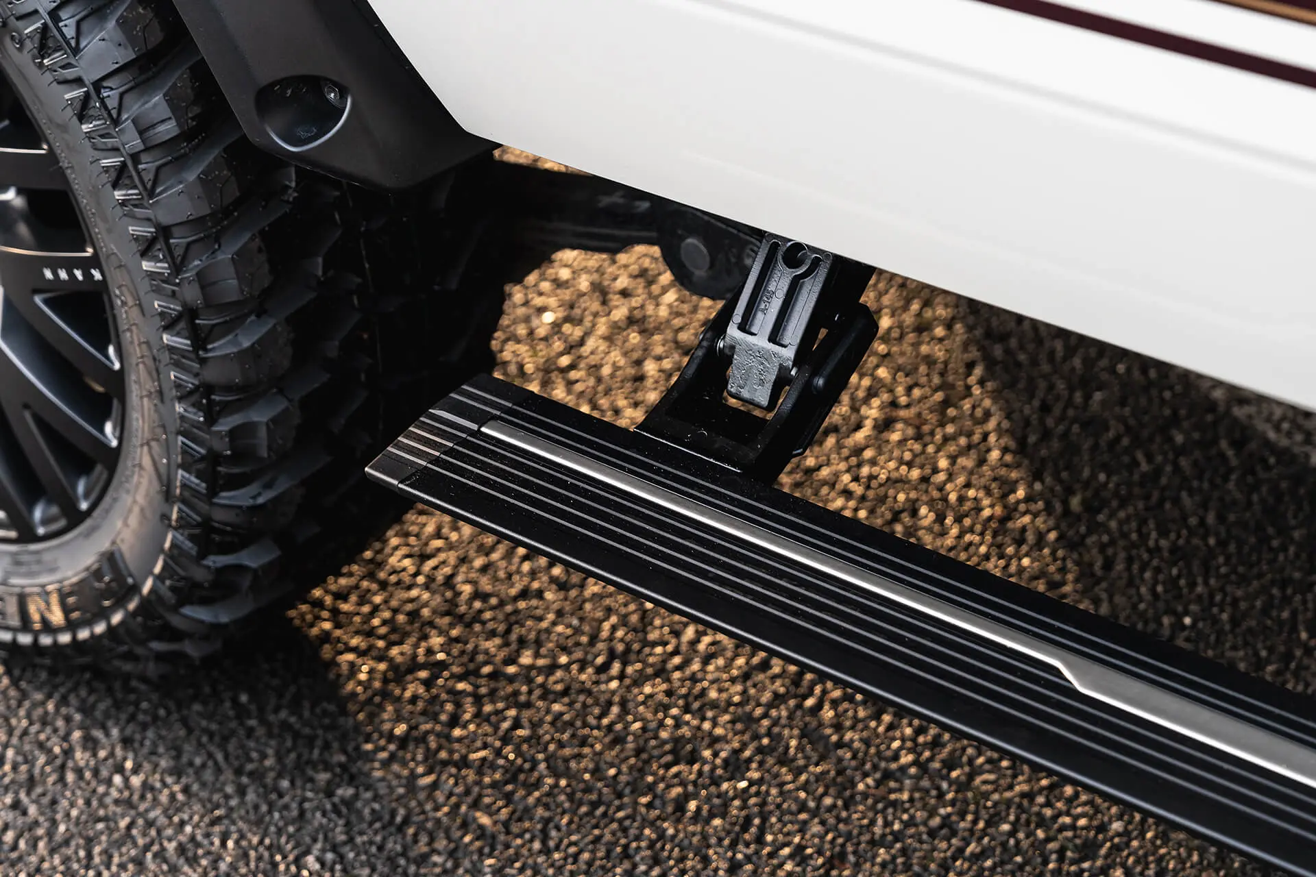 Electric Side Steps for Toyota Land Cruiser 70 (2023 Onwards) - Image 5