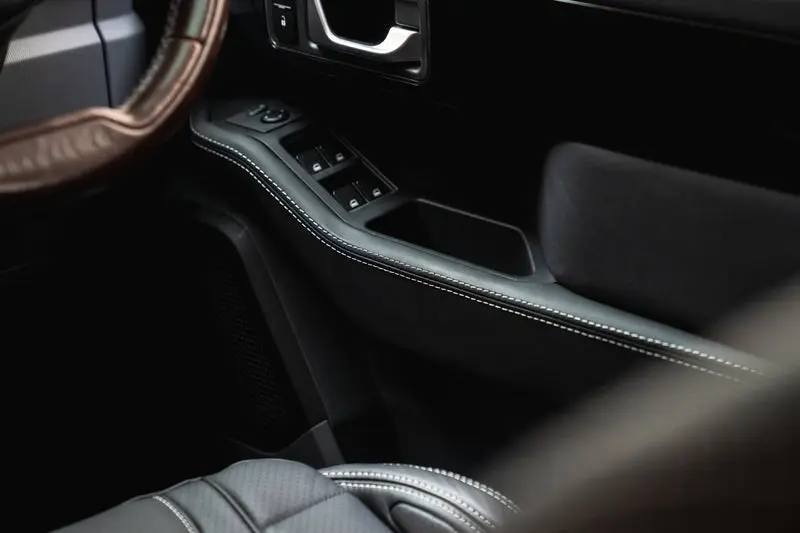 INEOS Grenadier (2023 Onwards) Comfort Leather Interior - Image 29