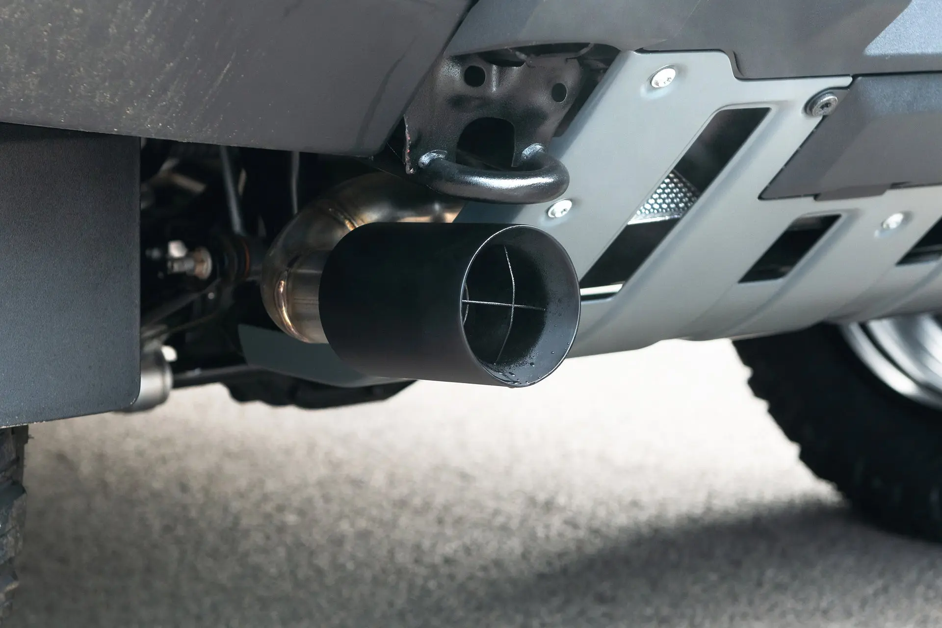 INEOS Grenadier (2023 Onwards) Black Crosshair Exhaust System - Petrol - Image 2