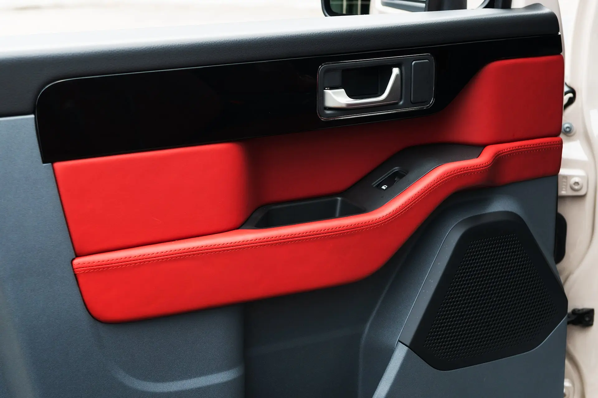 INEOS Grenadier (2023 Onwards) Sport Seat Leather Interior - Image 18
