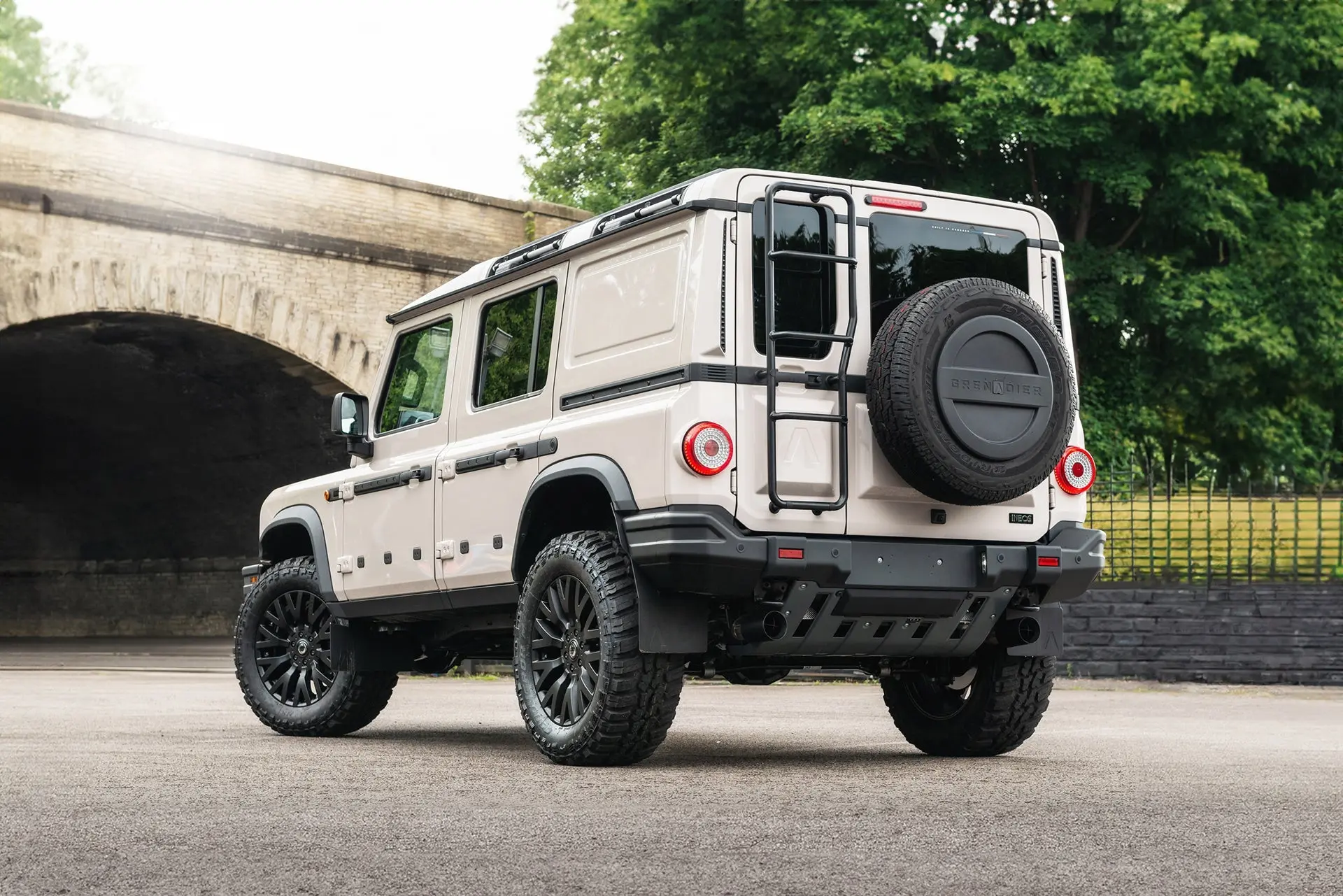 INEOS Grenadier (2023 Onwards) 30mm Suspension Lift Kit