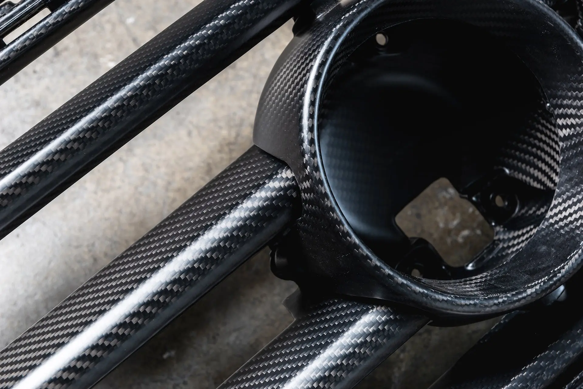 INEOS Grenadier (2023 Onwards) Exposed Matte Carbon Central Lamp Dakar Front Grille - Image 18