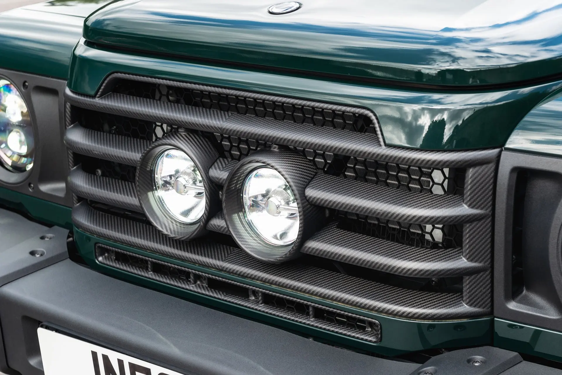 INEOS Grenadier (2023 Onwards) Exposed Matte Carbon Central Lamp Dakar Front Grille - Image 4
