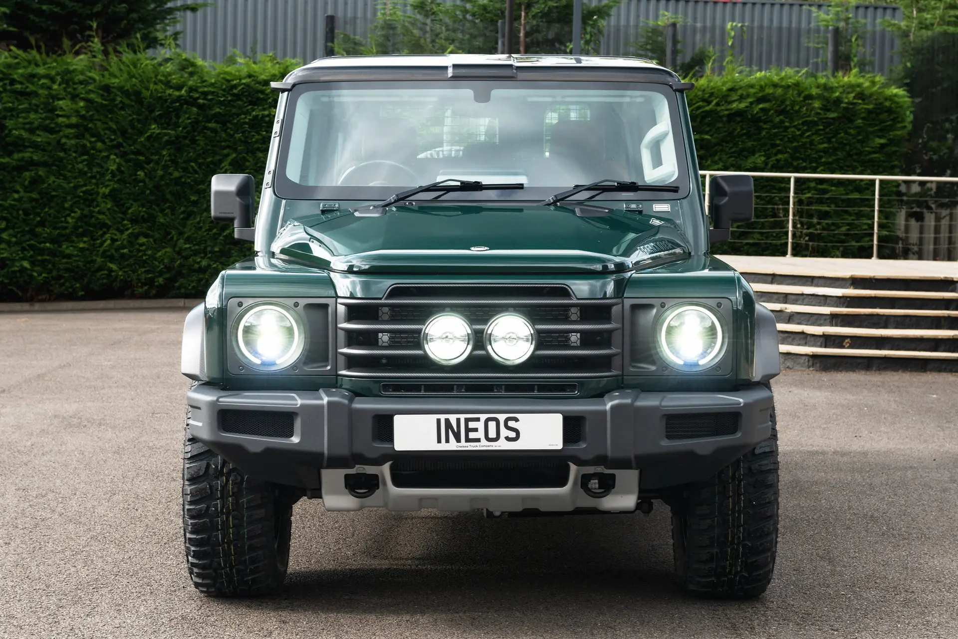 INEOS Grenadier (2023 Onwards) Exposed Matte Carbon Central Lamp Dakar Front Grille - Image 8