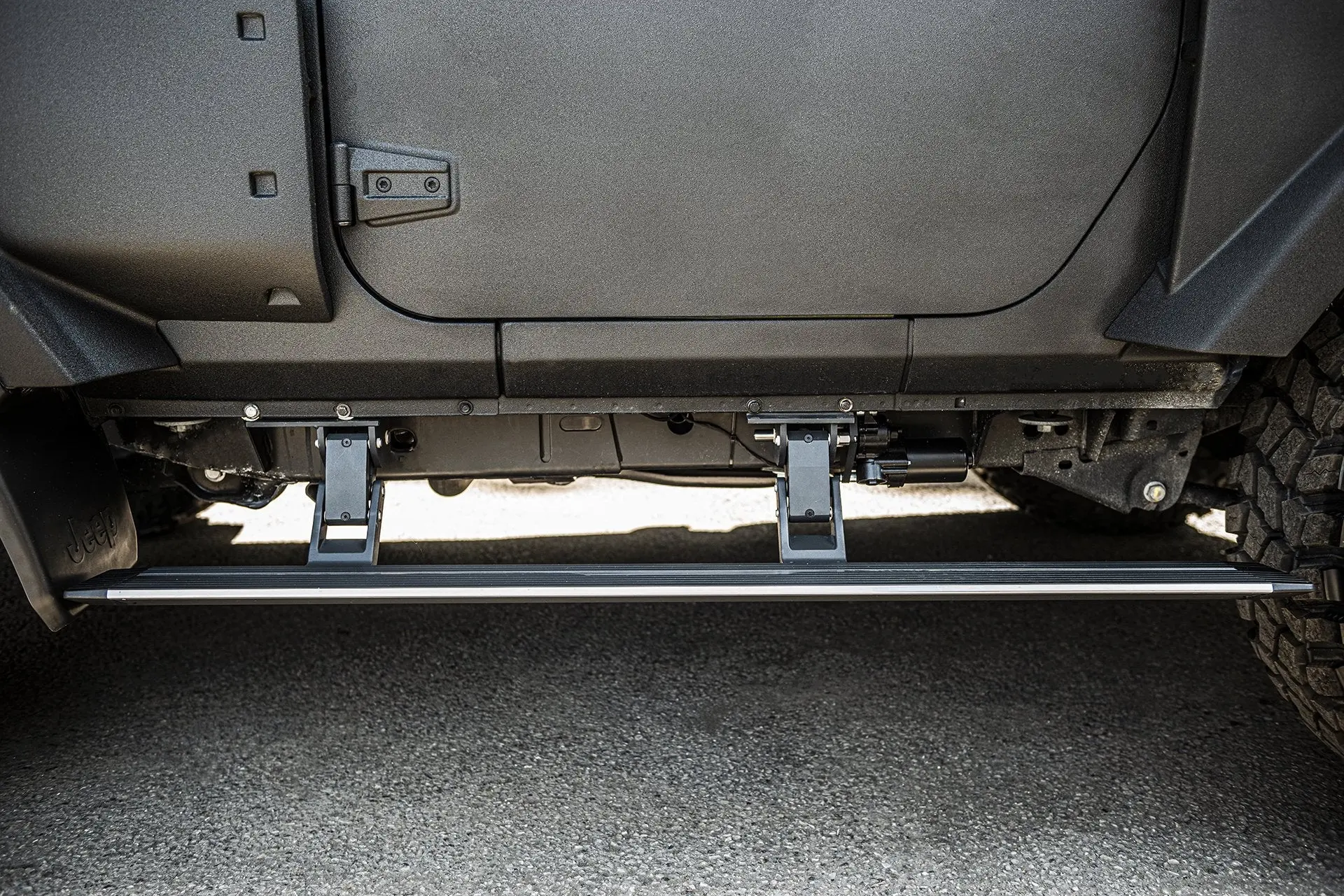 Jeep Wrangler JL (2018 Onwards) 2 Door Electric Side Steps (running boards) - Image 3