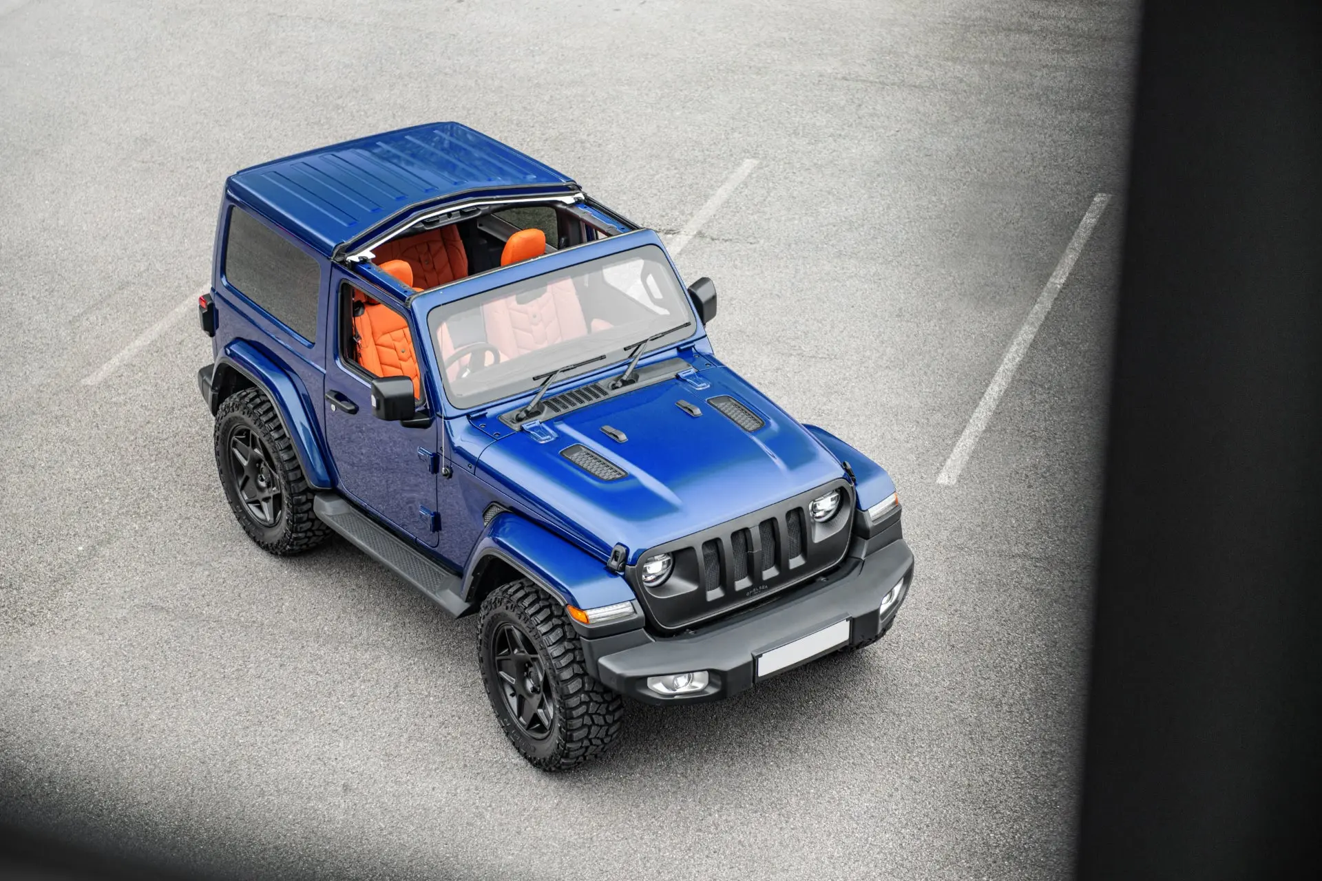 Jeep Wrangler JL 2-Door Herringbone Pattern Leather Interior - Image 10