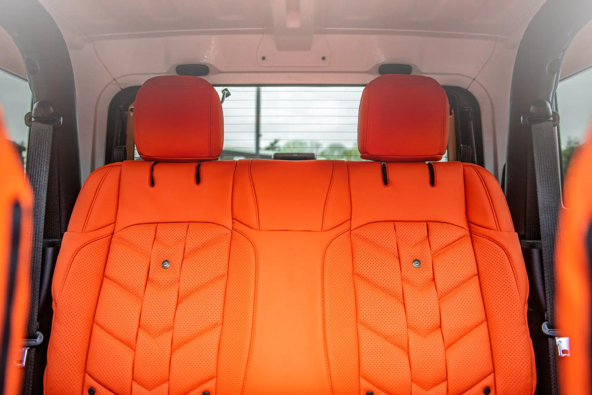 Jeep Wrangler JL 2-Door Herringbone Pattern Leather Interior - Image 5