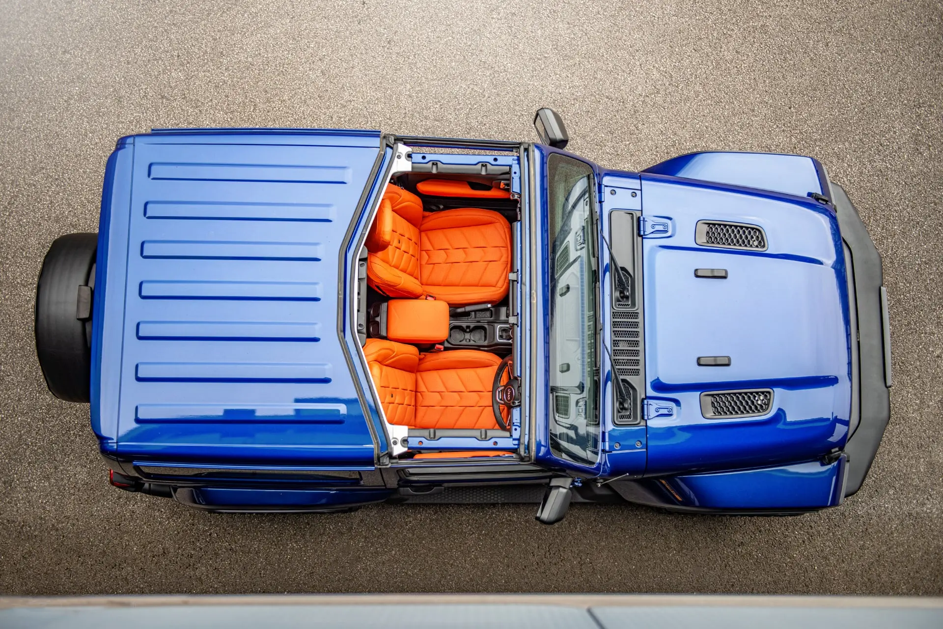 Jeep Wrangler JL 2-Door Herringbone Pattern Leather Interior - Image 8