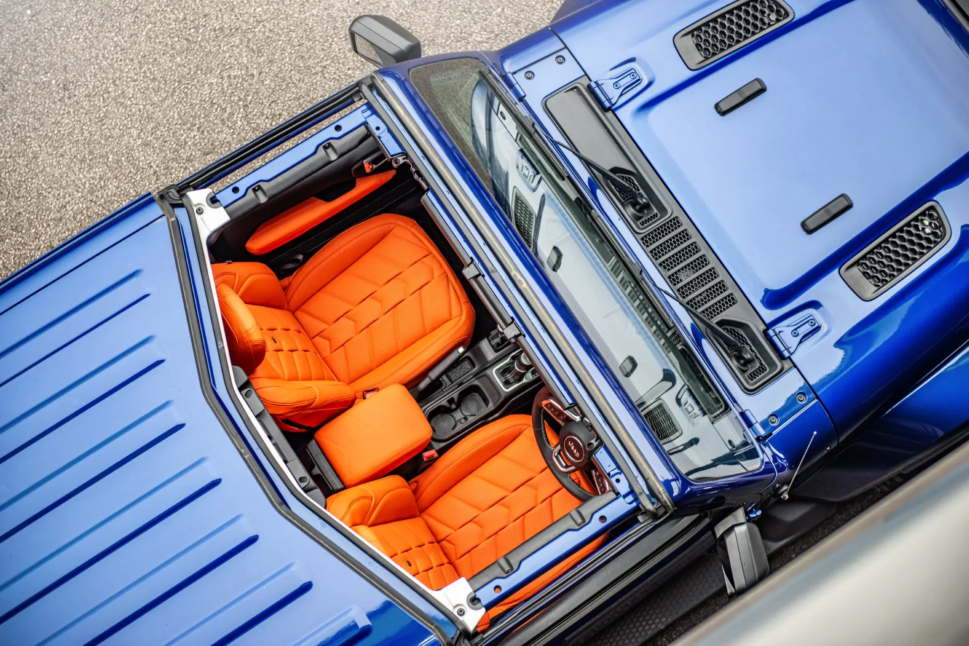 Jeep Wrangler JL 2-Door Herringbone Pattern Leather Interior - Image 9