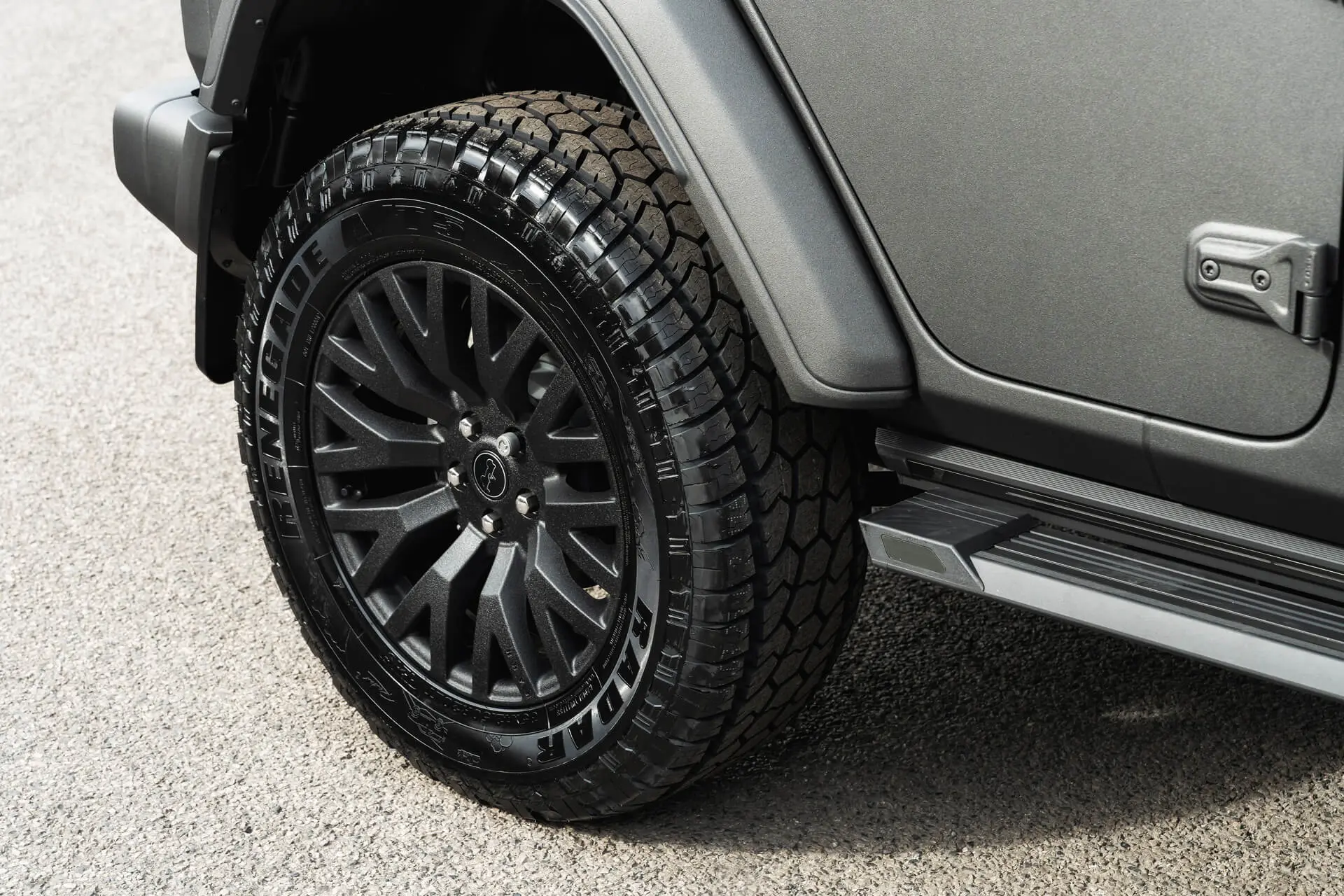 Jeep Wrangler JL (2018 Onwards) 4 Door Electric Side Steps with lights (running boards) - Image 12