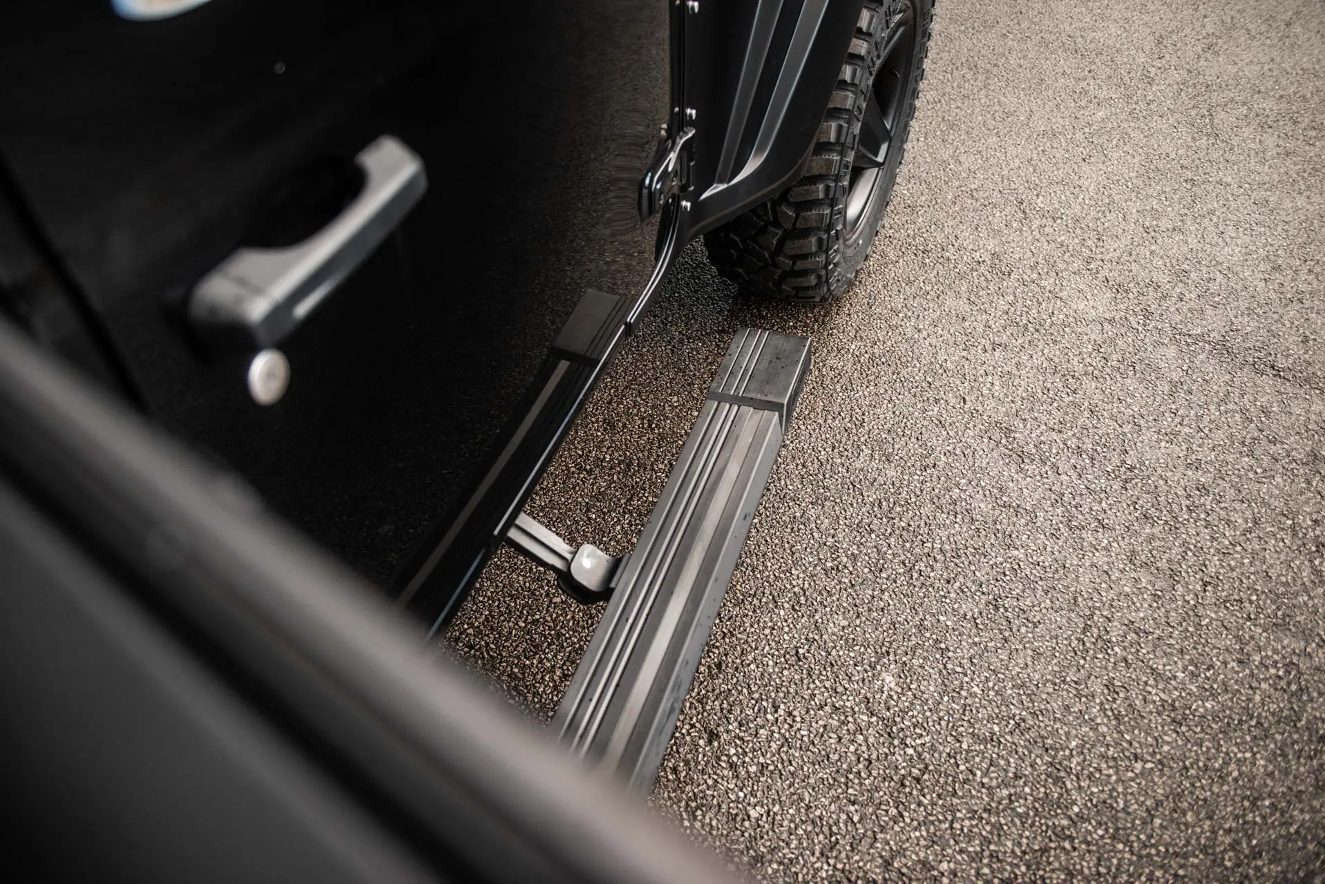 Jeep Wrangler JL (2018 Onwards) 4 Door Electric Side Steps with lights (running boards) - Image 18
