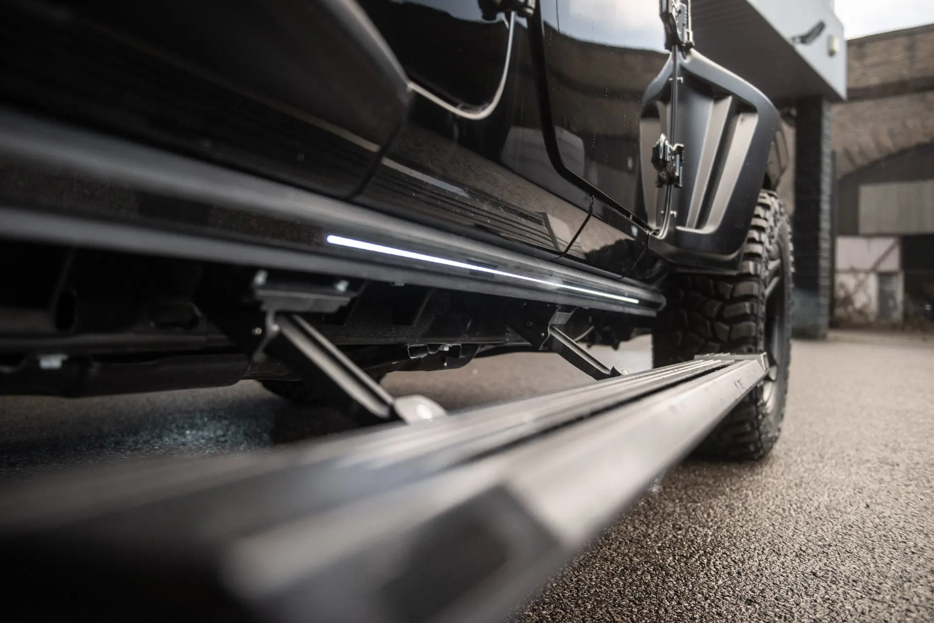 Jeep Wrangler JL (2018 Onwards) 4 Door Electric Side Steps with lights (running boards) - Image 19