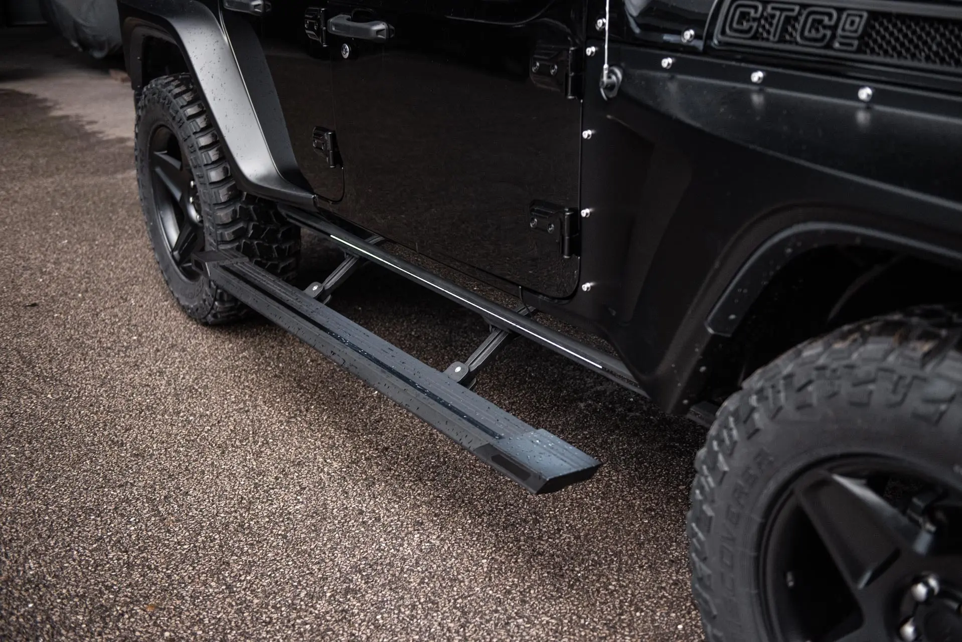 Jeep Wrangler JL (2018 Onwards) 4 Door Electric Side Steps with lights (running boards) - Image 20