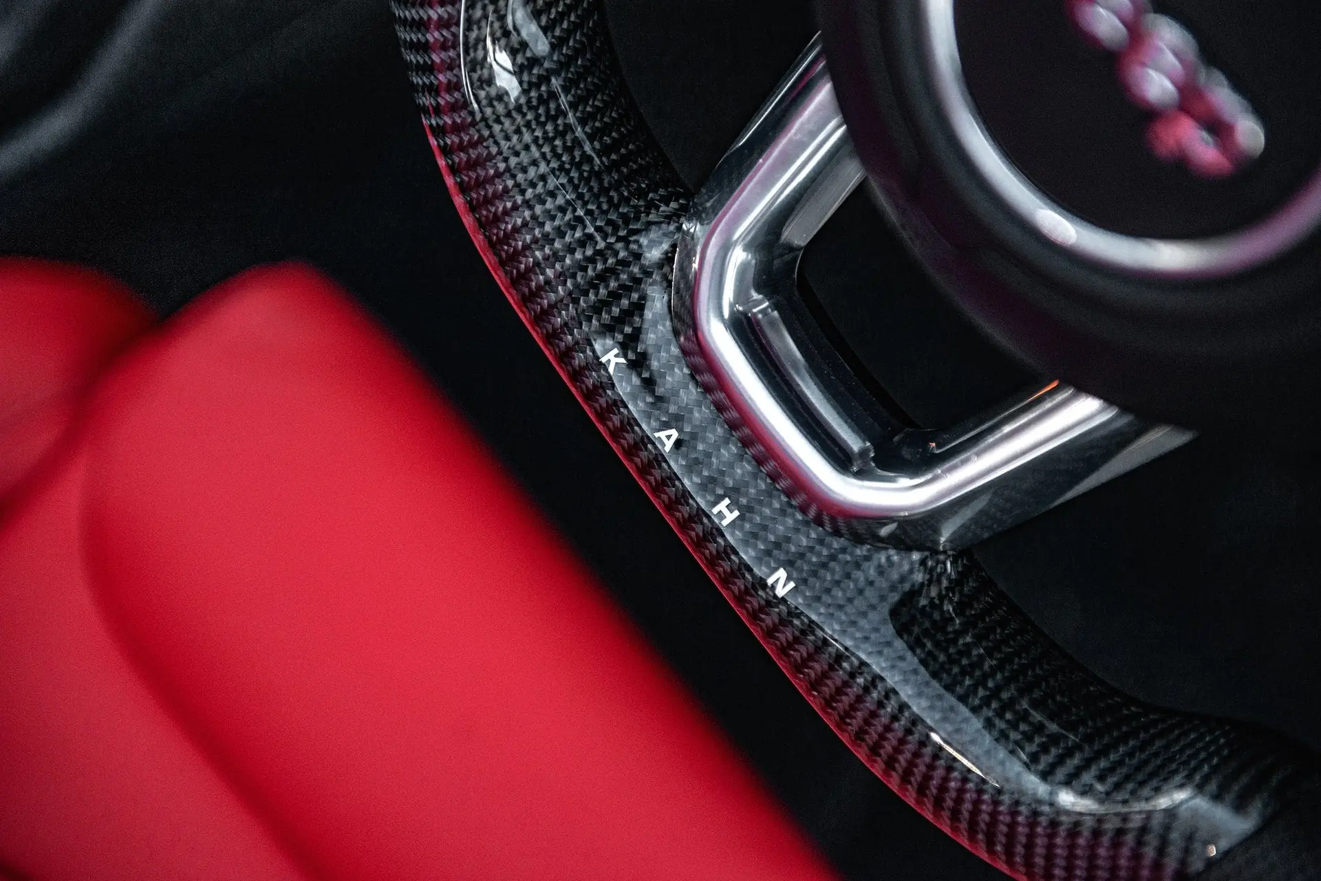 Jeep Wrangler JL (2018 Onwards) Carbon Sports Heated Steering Wheel with Kahn Lettering - Image 12