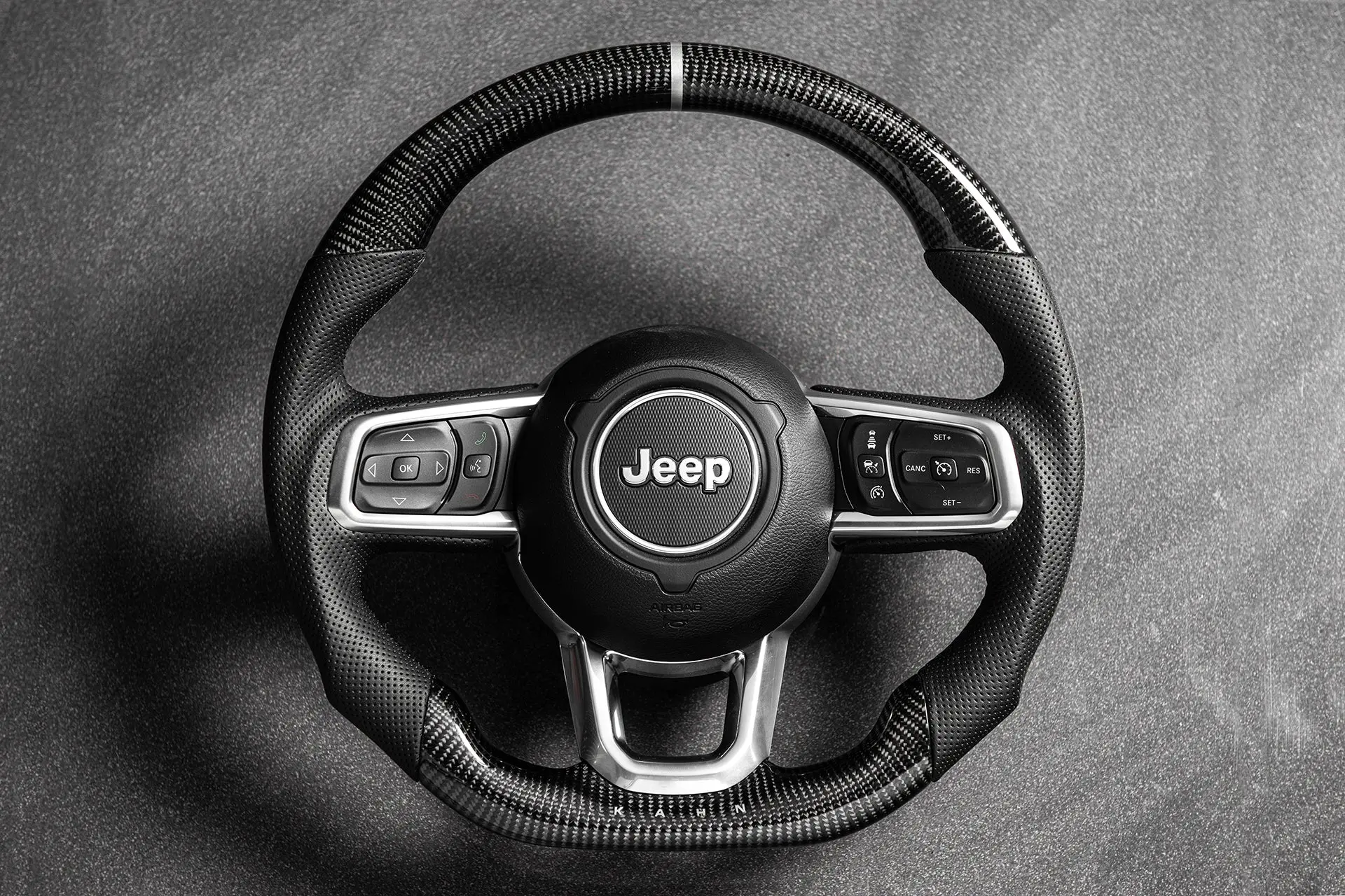 Jeep Wrangler JL (2018 Onwards) Carbon Sports Heated Steering Wheel with Kahn Lettering - Image 13