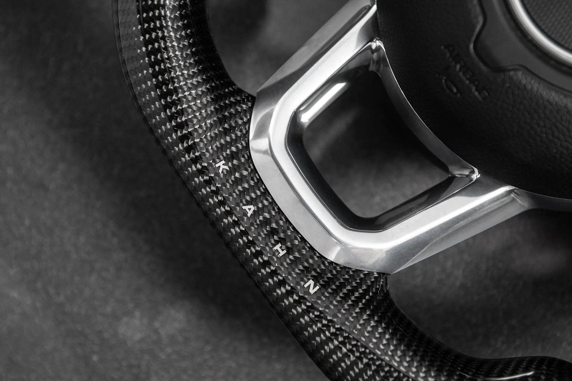 Jeep Wrangler JL (2018 Onwards) Carbon Sports Heated Steering Wheel with Kahn Lettering - Image 6