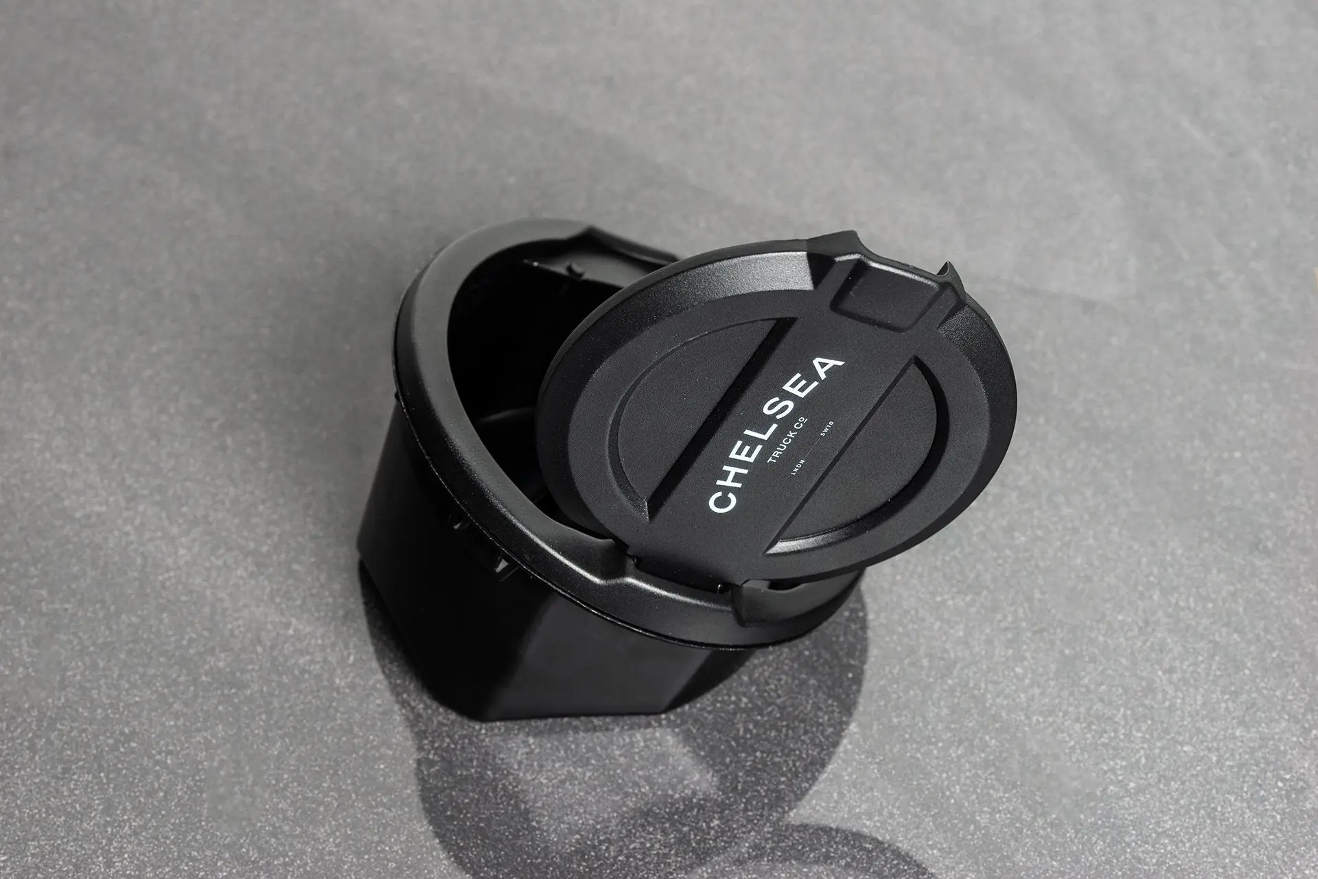 Jeep Wrangler JL (2018 Onwards) Chelsea Truck Company logo Fuel Filler Cap - Image 3