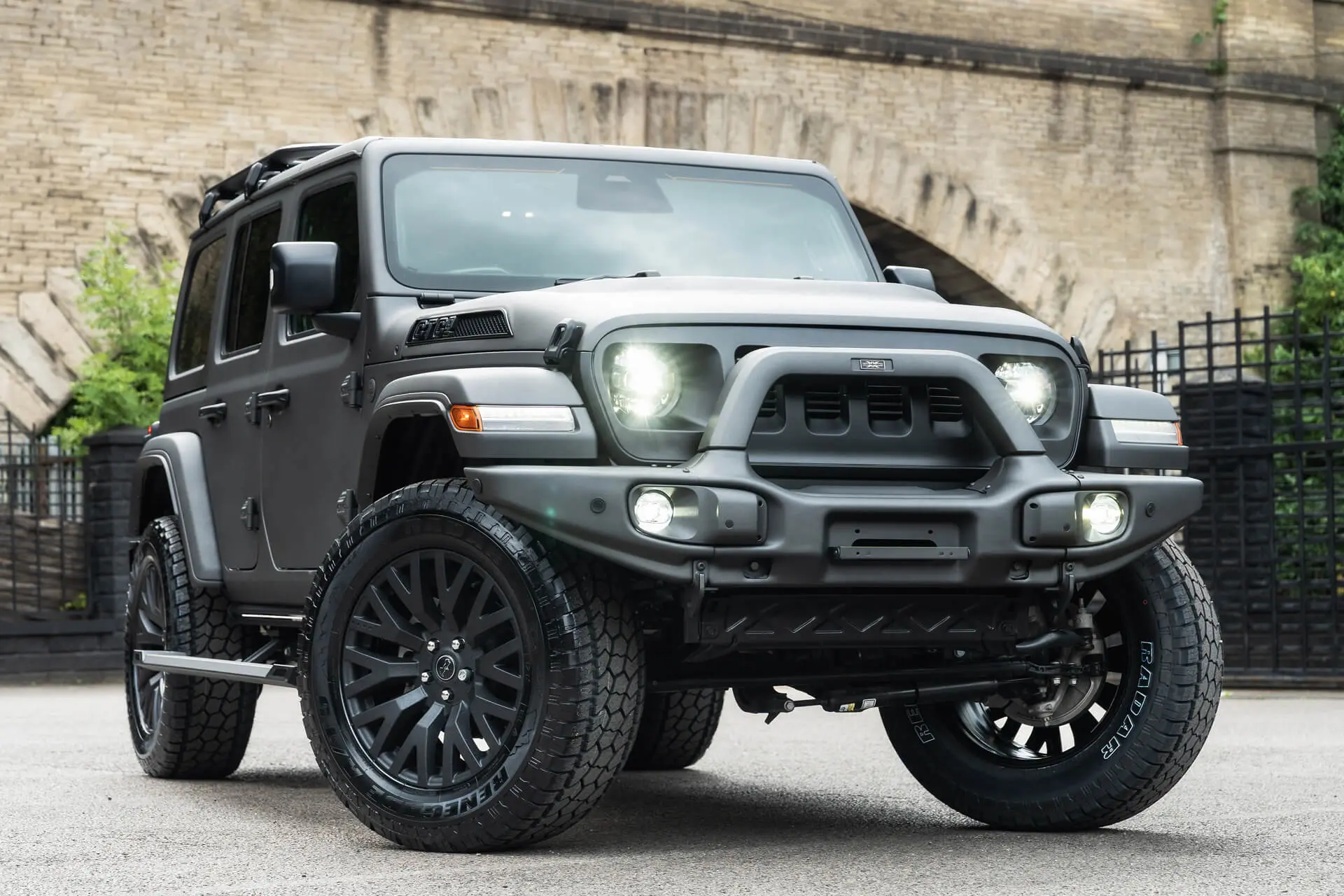 JEEP WRANGLER JL (2018 Onwards) Expedition Front Bumper with Integrated A Bar - Image 10