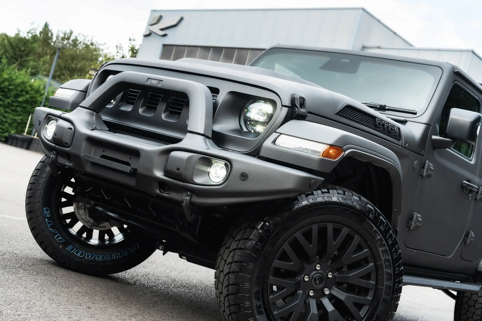JEEP WRANGLER JL (2018 Onwards) Expedition Front Bumper with Integrated A Bar - Image 11