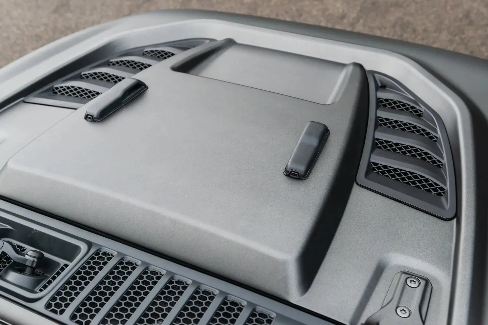 JEEP WRANGLER JL (2018 Onwards) Iron Man Vented Bonnet - Image 15