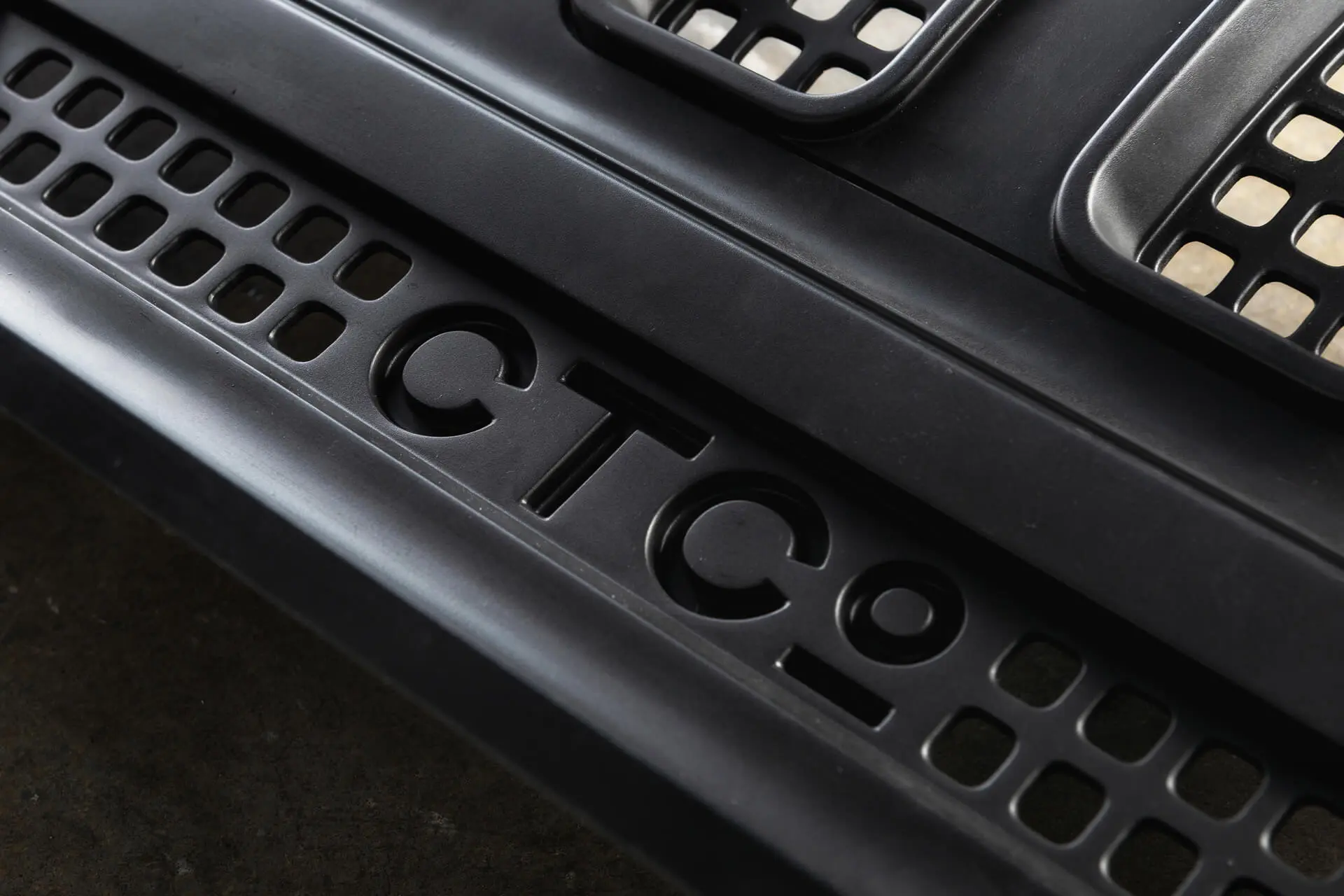 JEEP WRANGLER JL (2018 Onwards) IRONMAN 4 SLOT FRONT GRILLE - Image 8