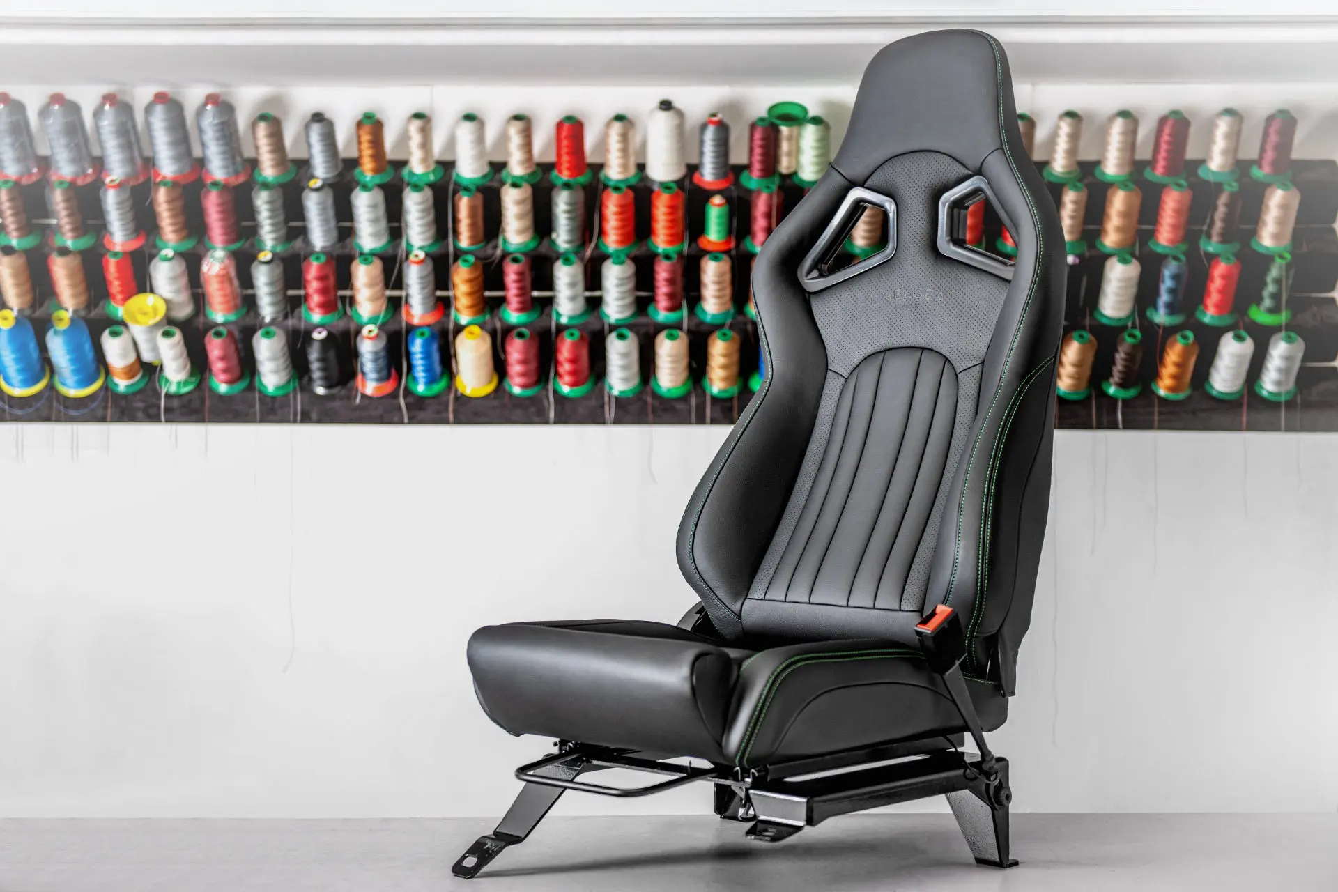 Jeep Wrangler JL (2018 Onwards) Lightweight Vegan Leather Heritage Sport Seats - Image 21