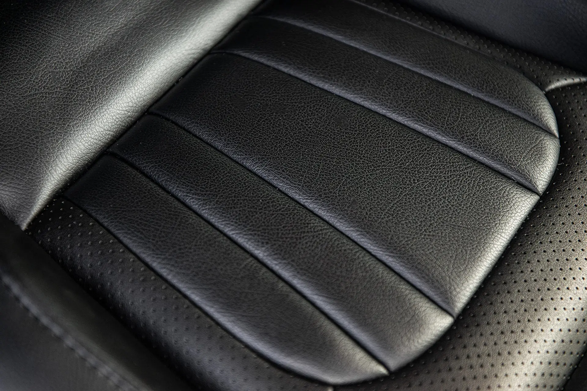 Jeep Wrangler JL (2018 Onwards) Lightweight Vegan Leather Heritage Sport Seats - Image 24