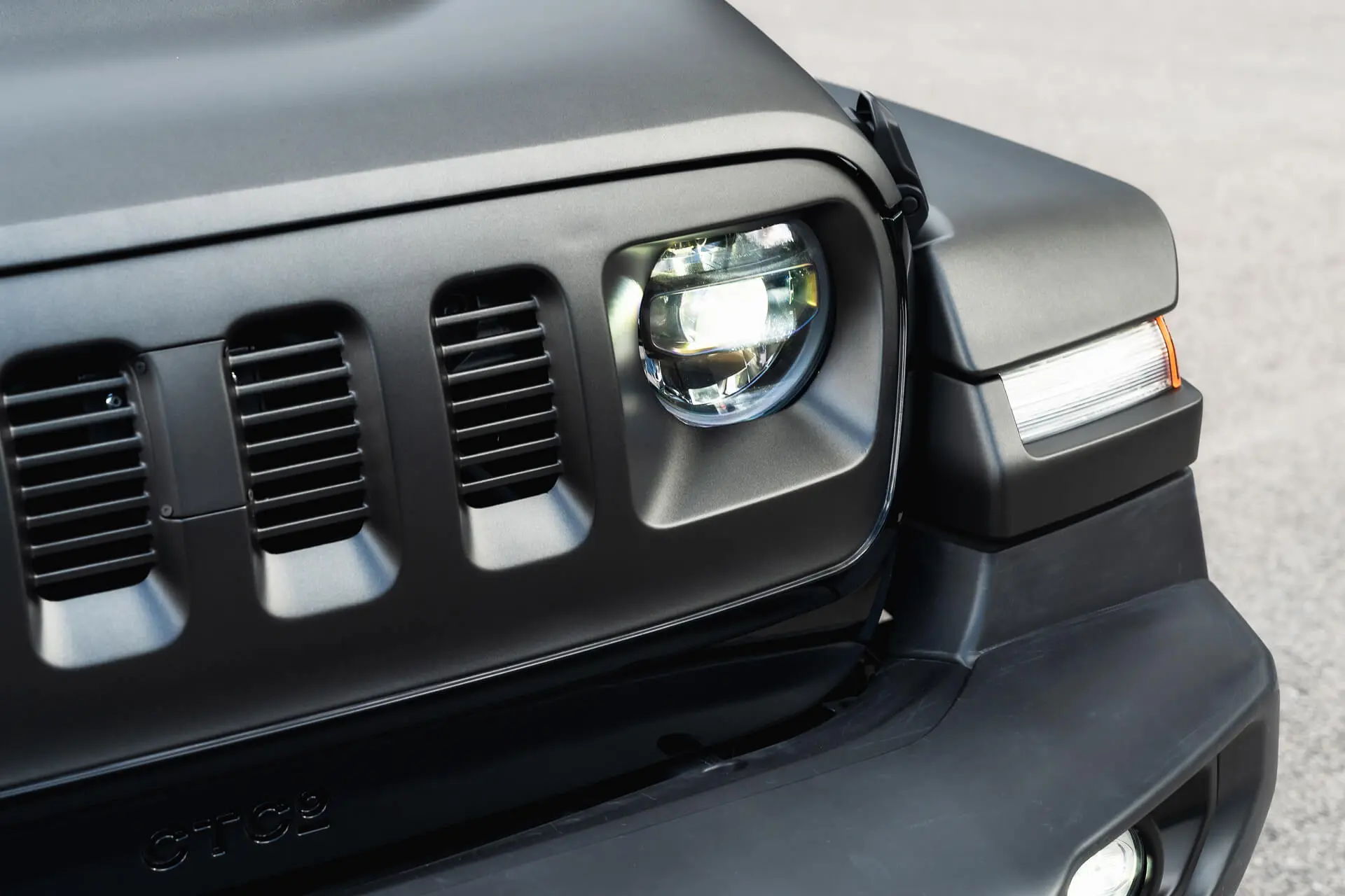JEEP WRANGLER JL (2018 Onwards) SLIMLINE 4 SLOT FRONT GRILLE - Image 12