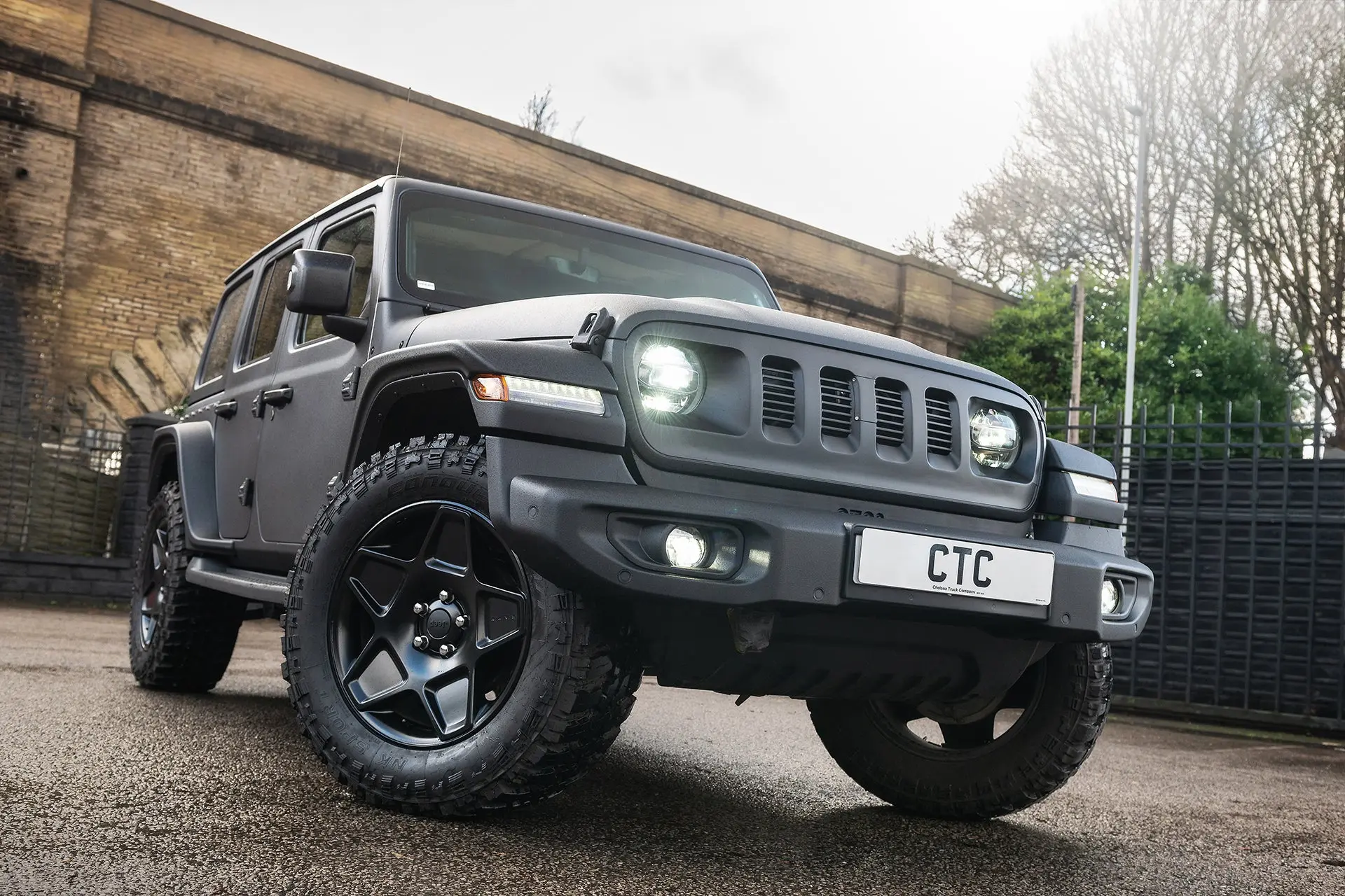 JEEP WRANGLER JL (2018 Onwards) SLIMLINE 4 SLOT FRONT GRILLE - Image 15