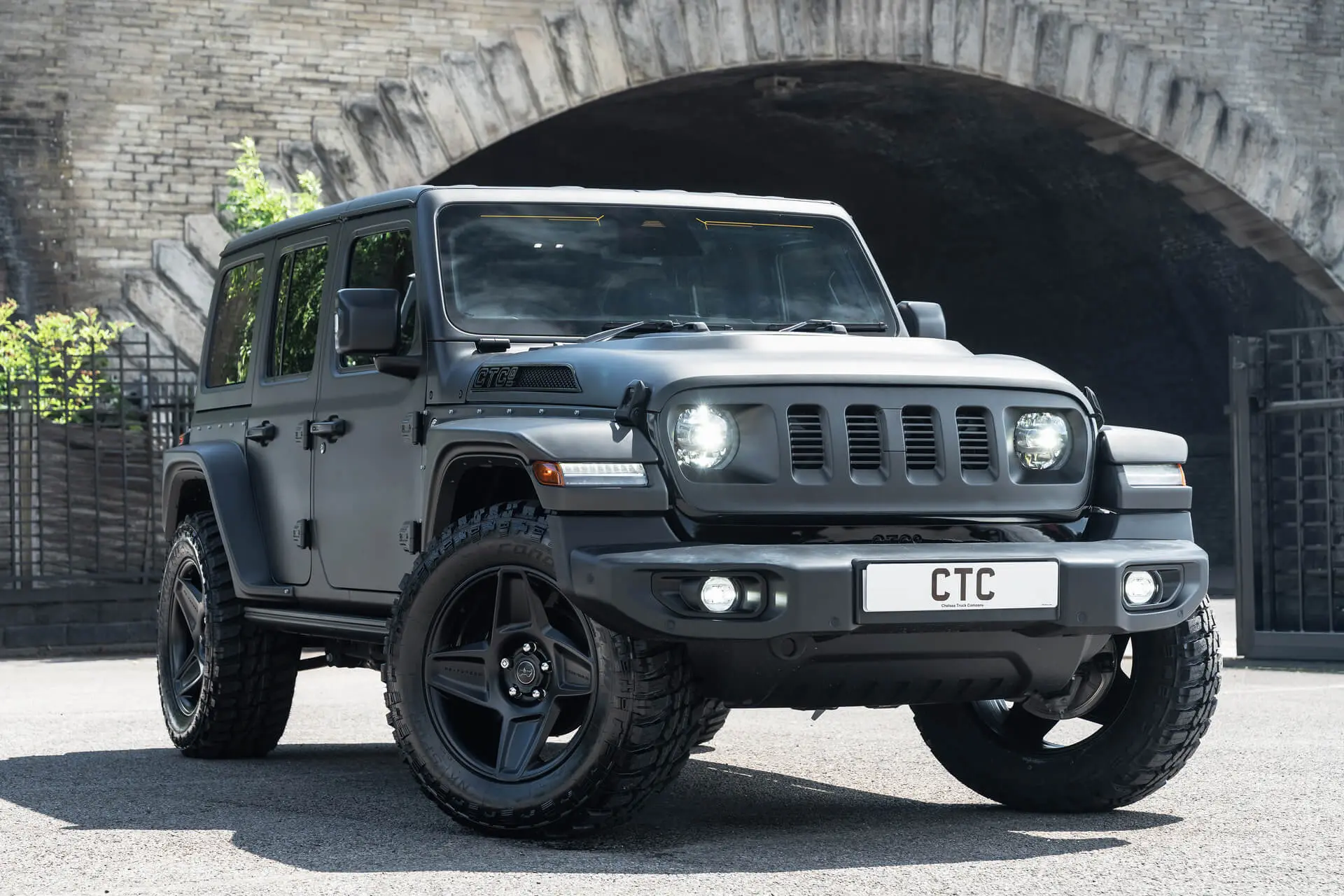 JEEP WRANGLER JL (2018 Onwards) SLIMLINE 4 SLOT FRONT GRILLE - Image 17