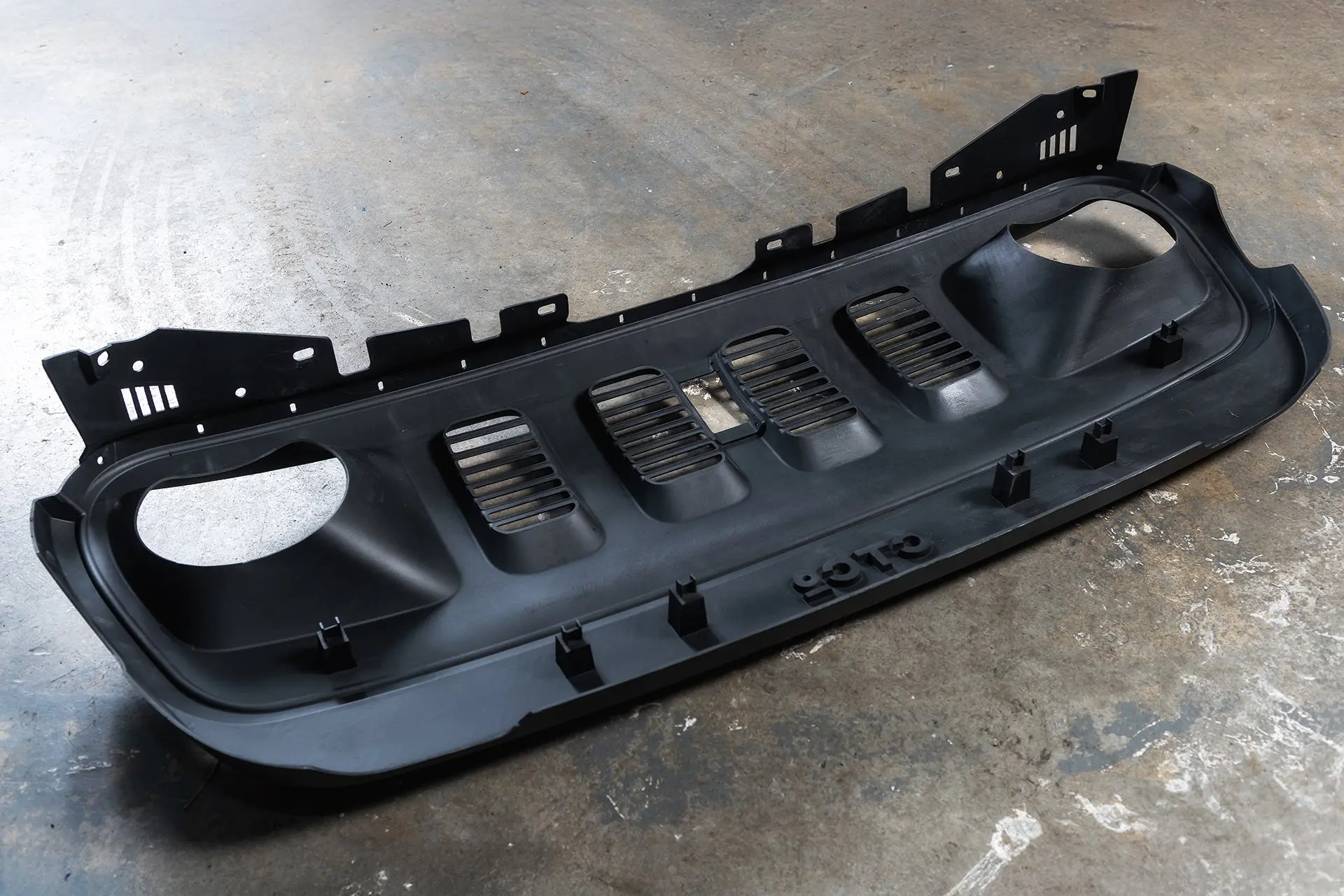 JEEP WRANGLER JL (2018 Onwards) SLIMLINE 4 SLOT FRONT GRILLE - Image 43