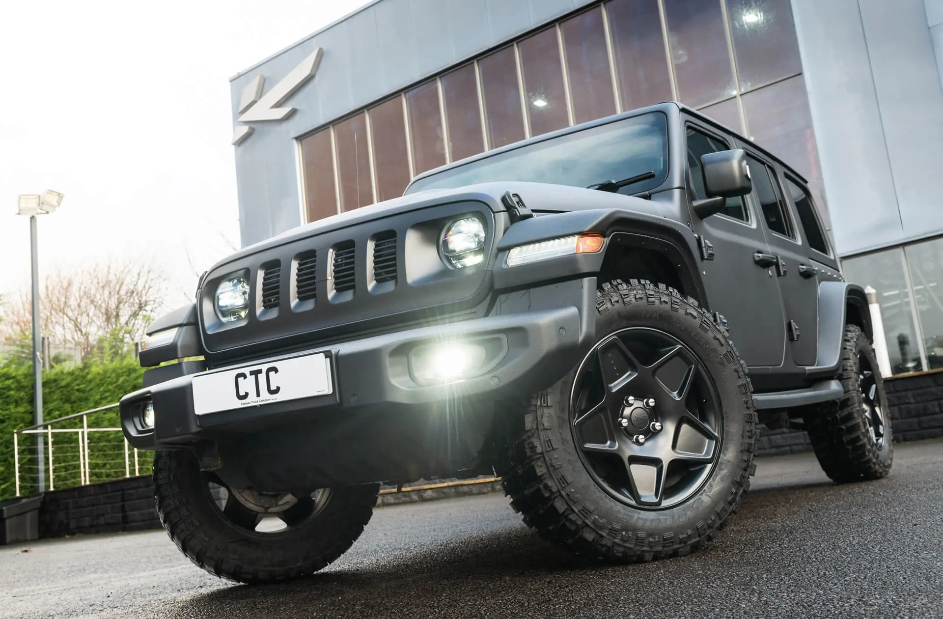 JEEP WRANGLER JL (2018 Onwards) SLIMLINE 4 SLOT FRONT GRILLE - Image 7