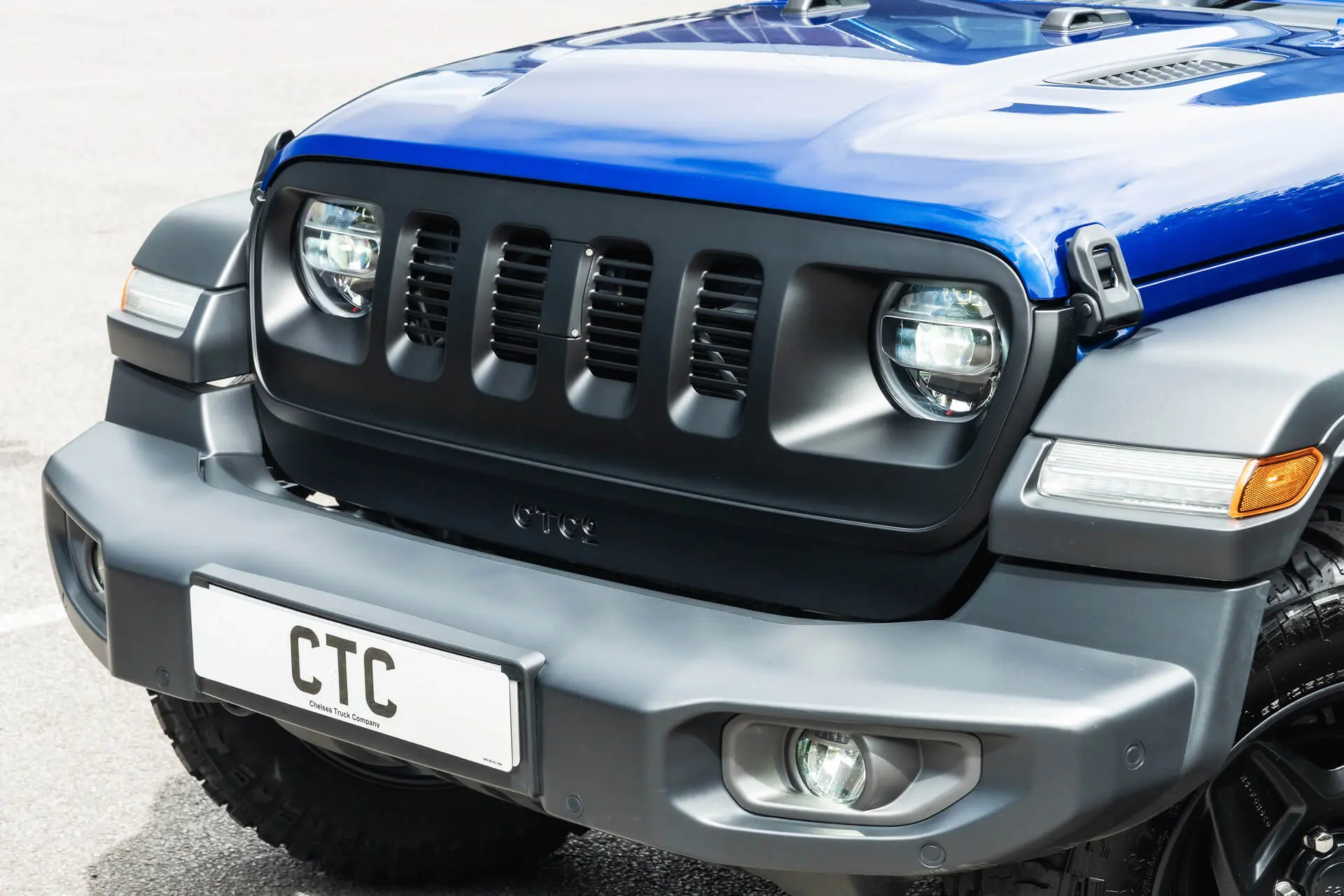 JEEP WRANGLER JL (2018 Onwards) SLIMLINE 4 SLOT FRONT GRILLE - Image 9