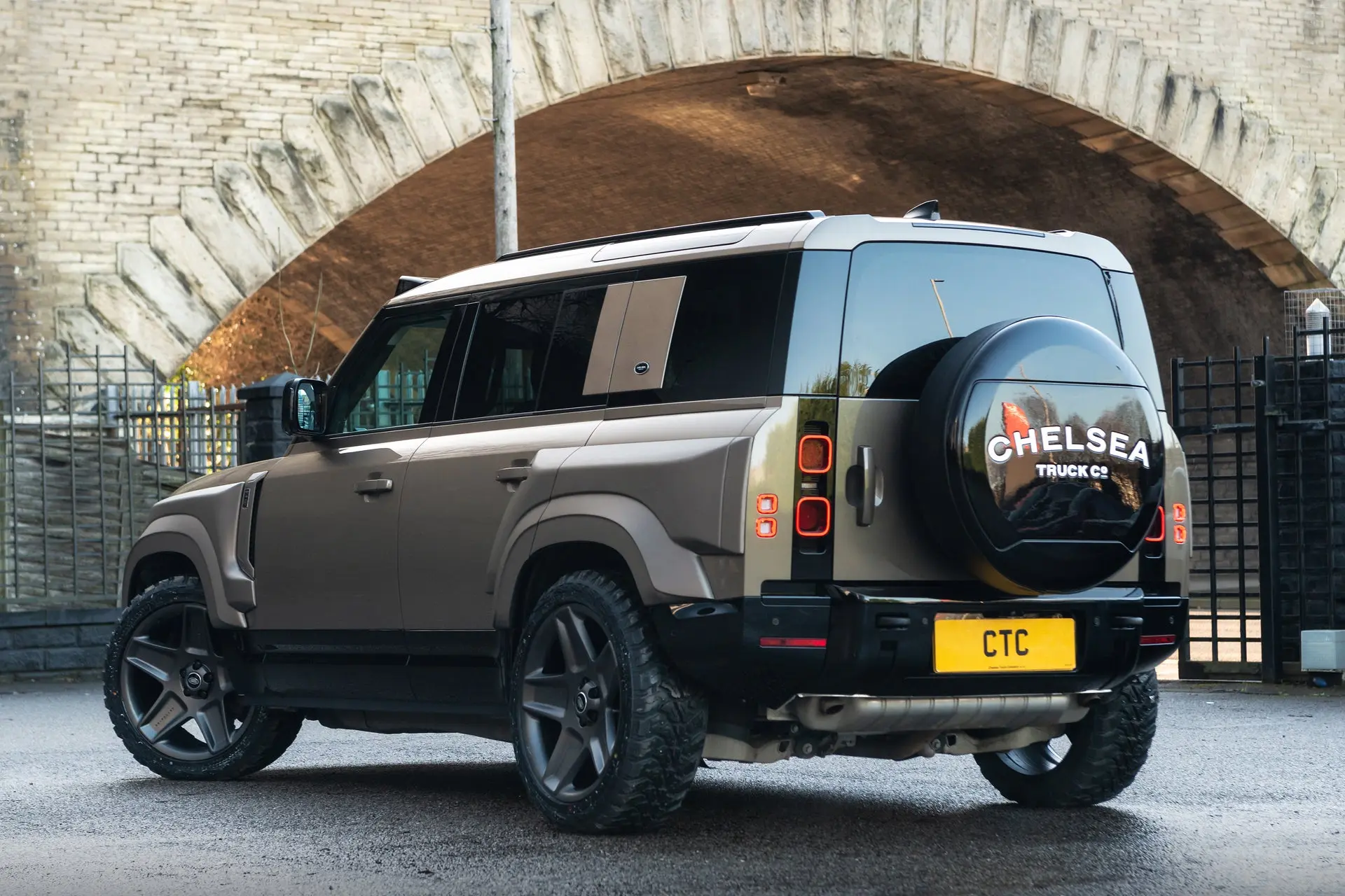 LAND ROVER DEFENDER 110 (2020 Onwards) WIDE TRACK BODYKIT - Image 13