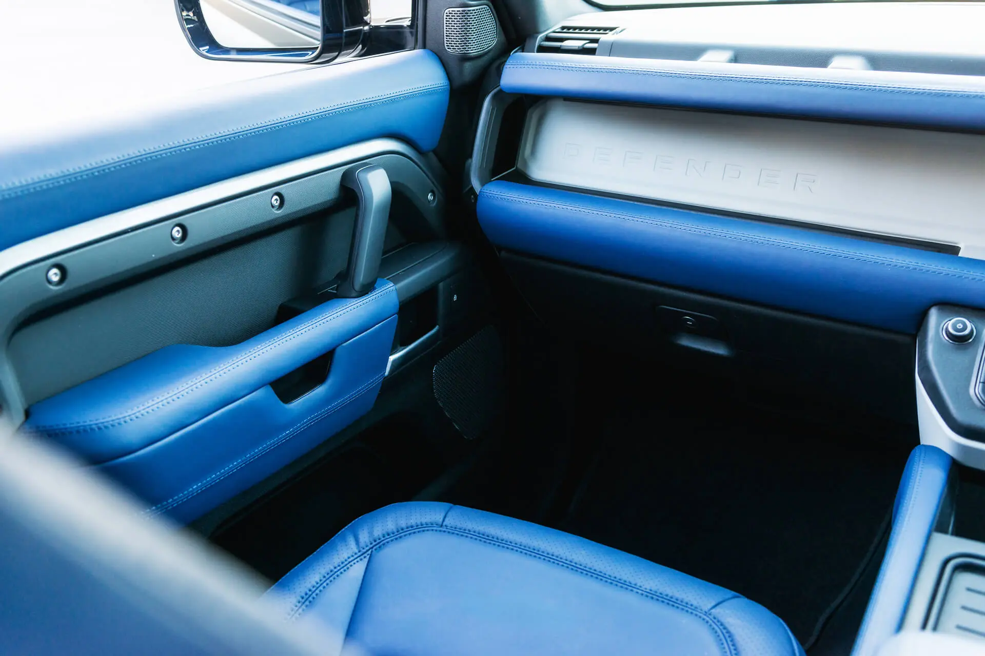 Land Rover Defender 130 3D Modular Pattern Leather Interior - Image 98