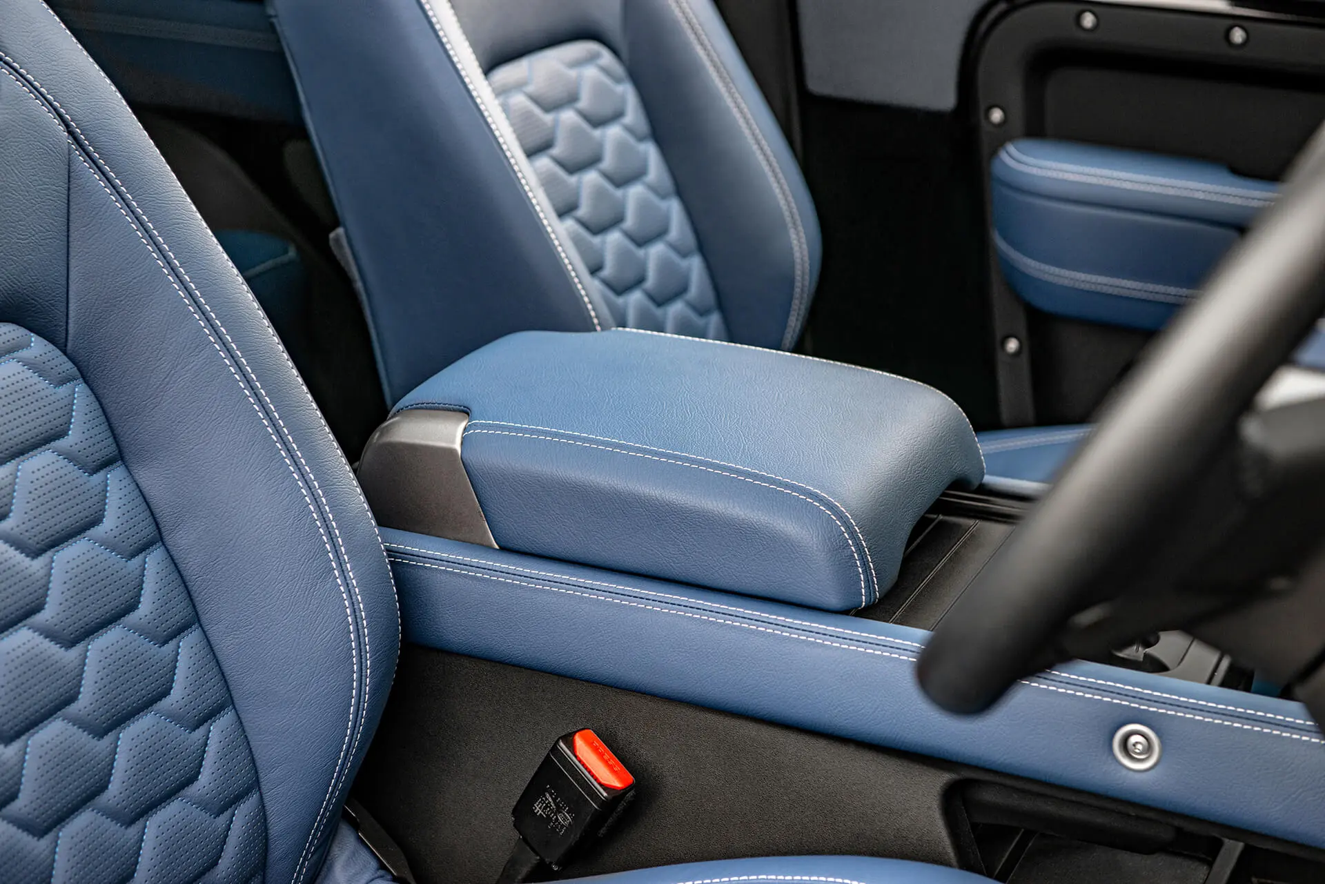 Land Rover Defender 110 Clam Shell Pattern Leather Interior - Image 31