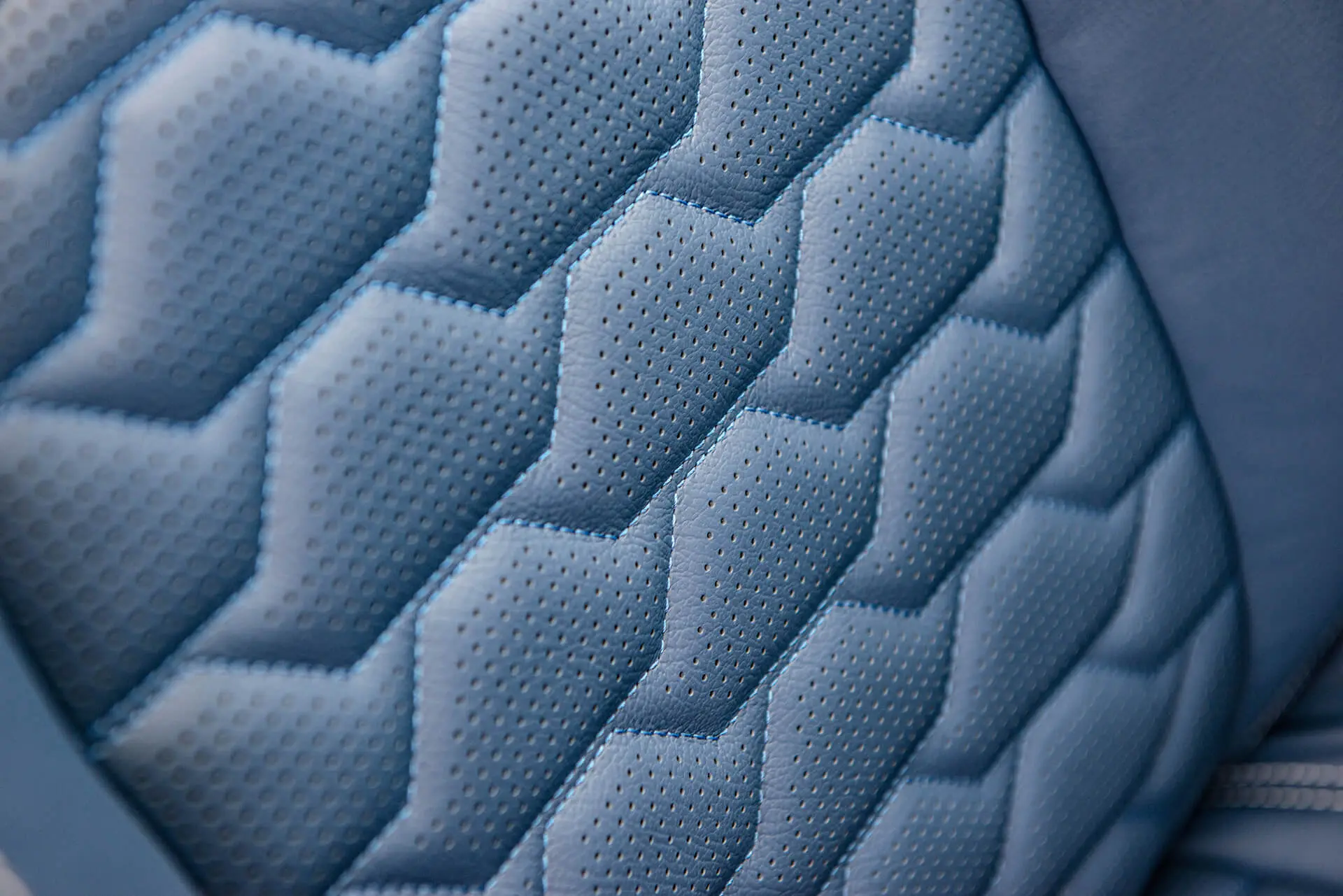 Land Rover Defender 110 Clam Shell Pattern Leather Interior - Image 33