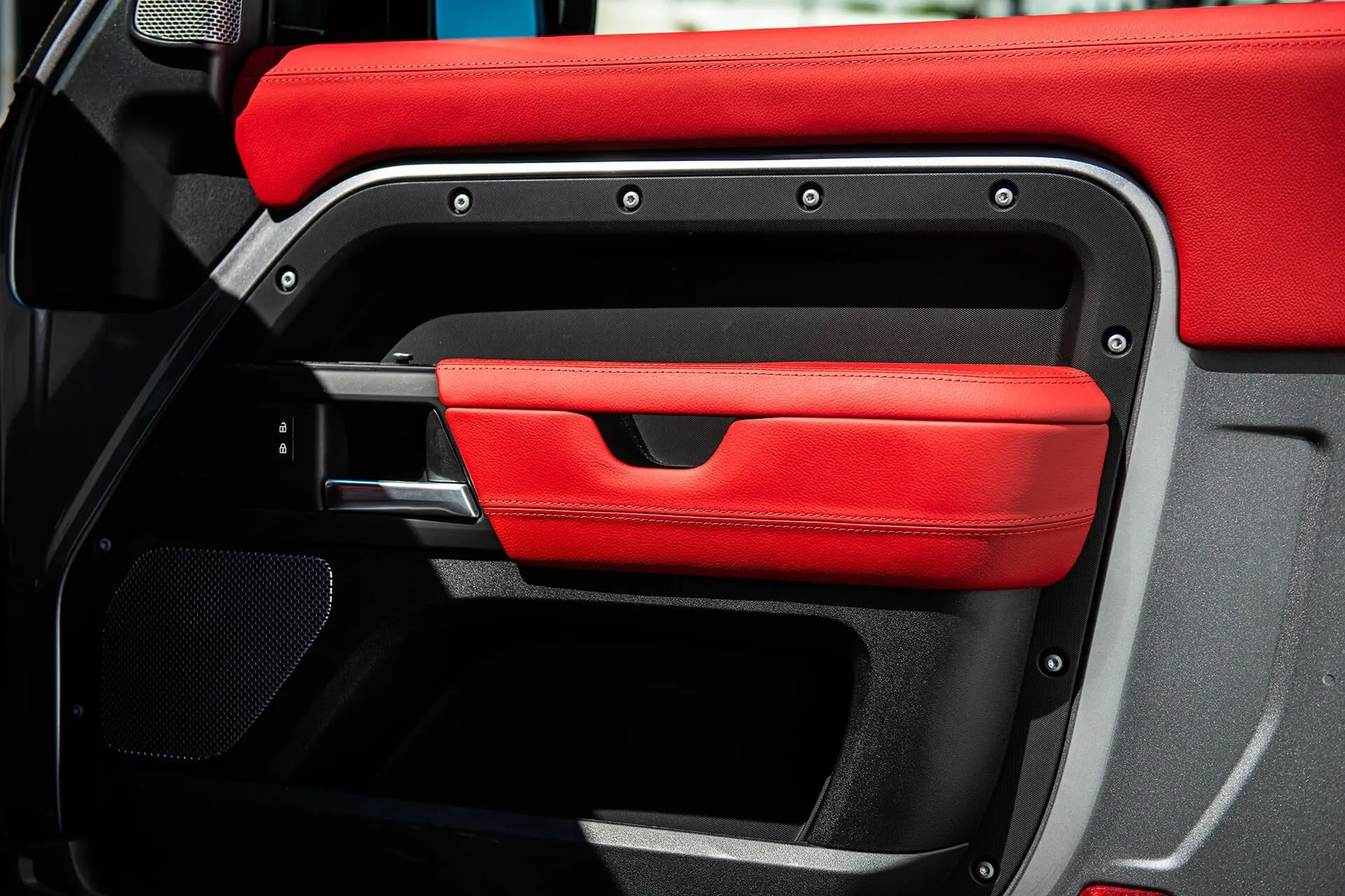 Land Rover Defender 110 Clam Shell Pattern Leather Interior - Image 44