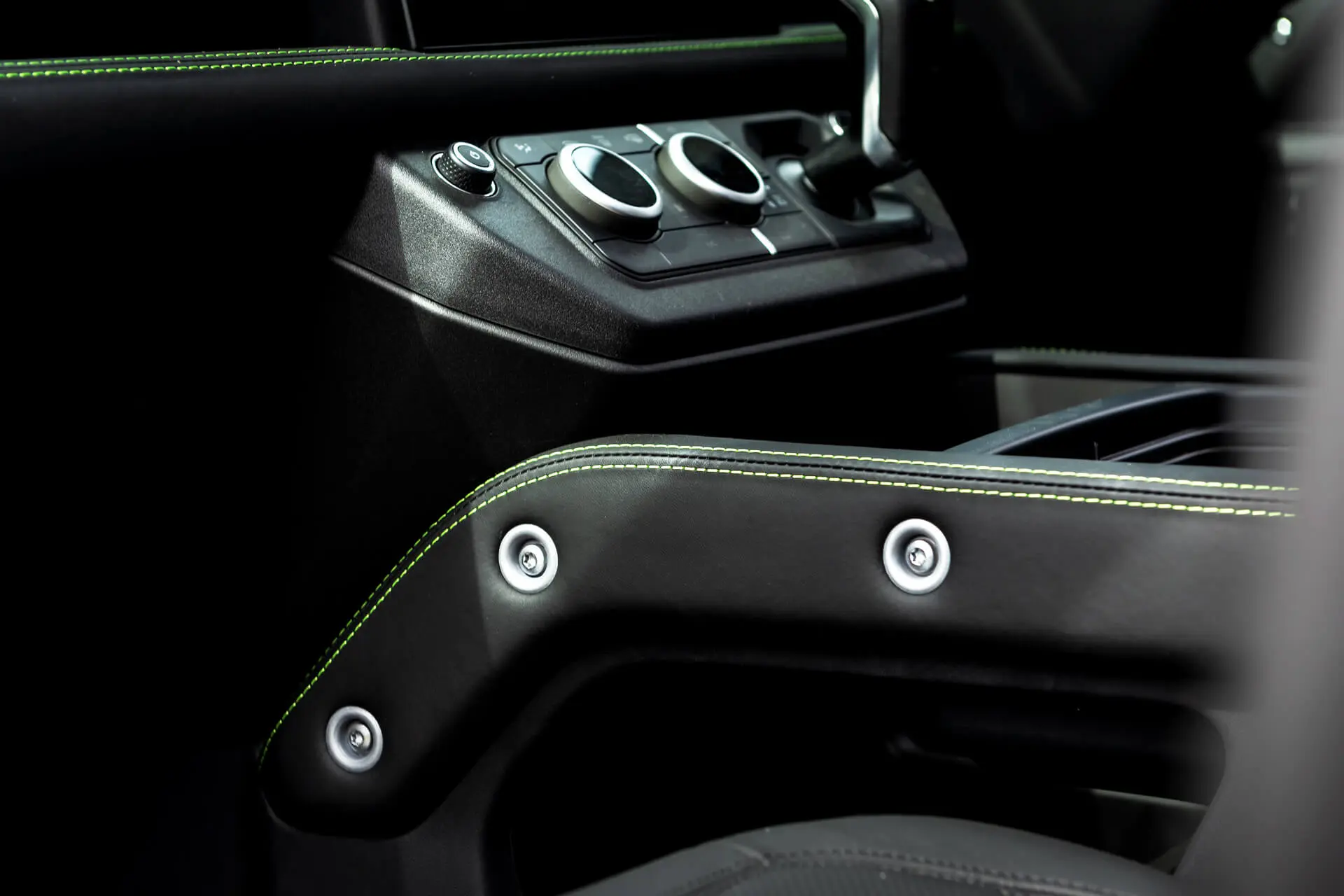 Land Rover Defender 110 Clam Shell Pattern Leather Interior - Image 8
