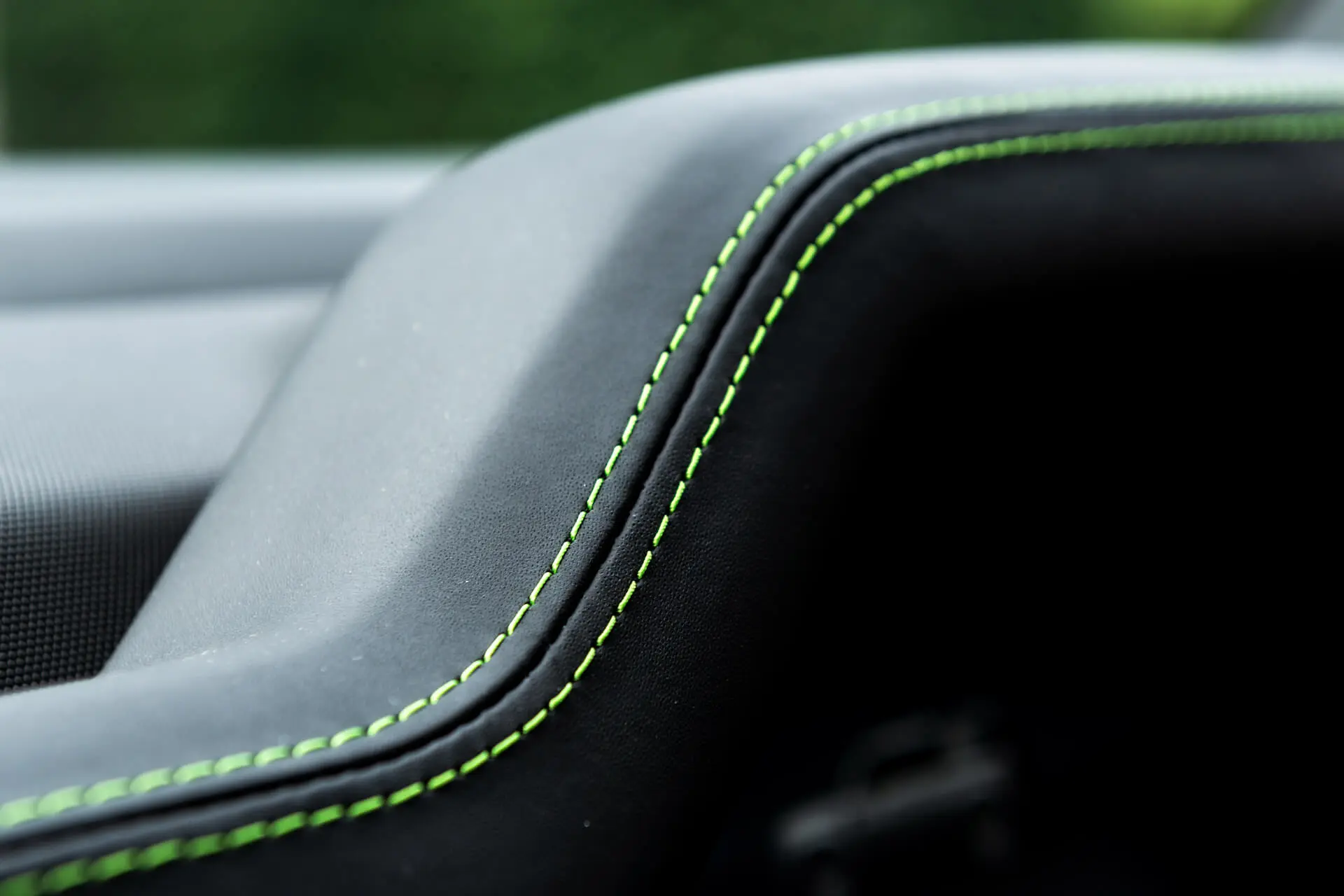 Land Rover Defender 110 Clam Shell Pattern Leather Interior - Image 10