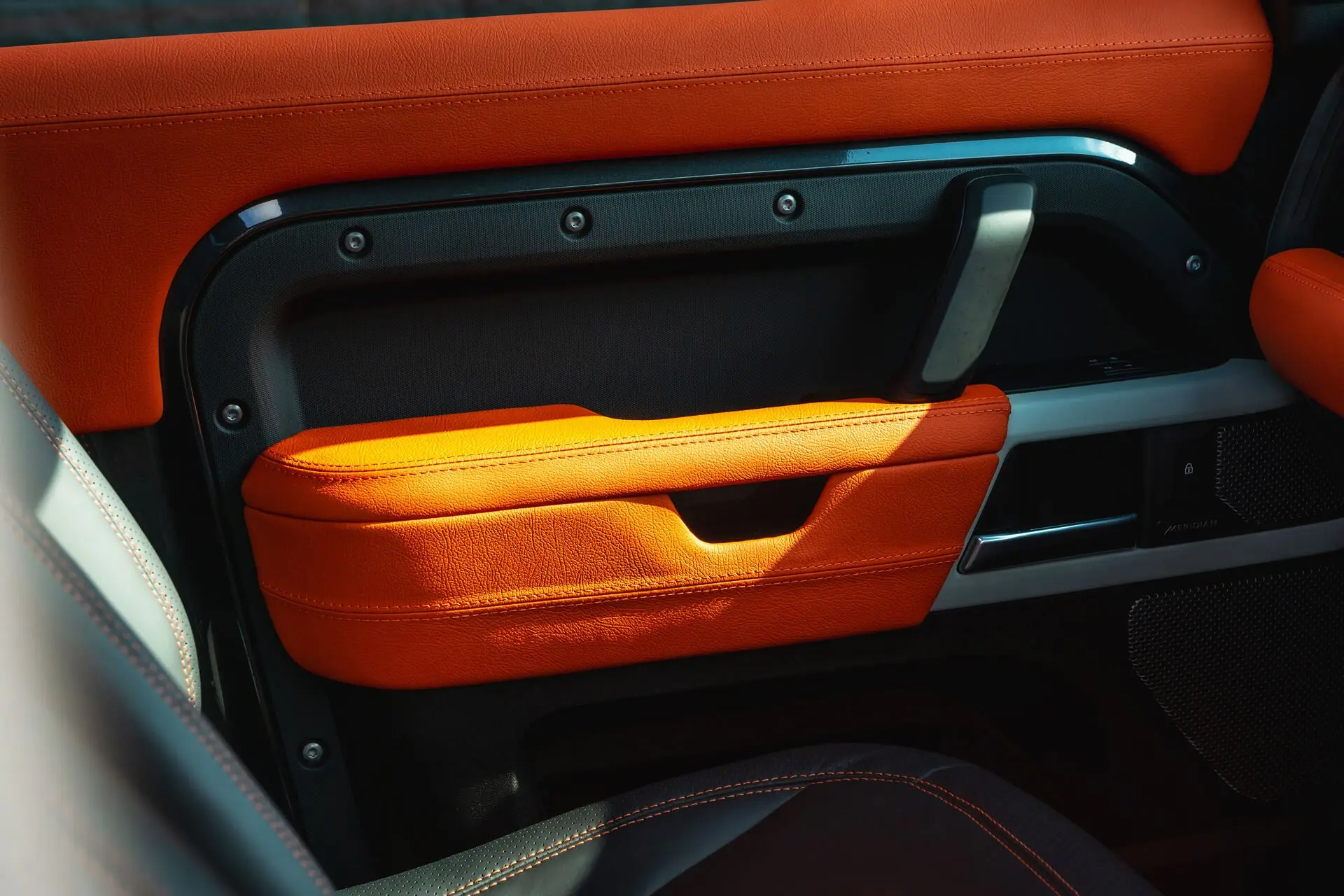 Land Rover Defender 110 Clam Shell Pattern Leather Interior - Image 19