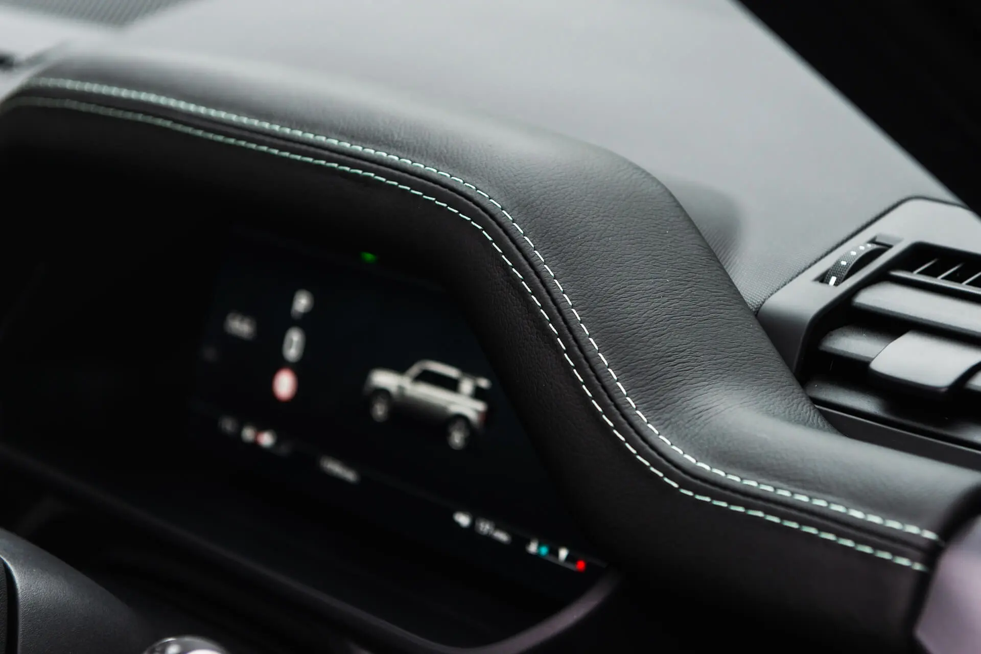 Land Rover Defender 110 Clam Shell Pattern Leather Interior - Image 9