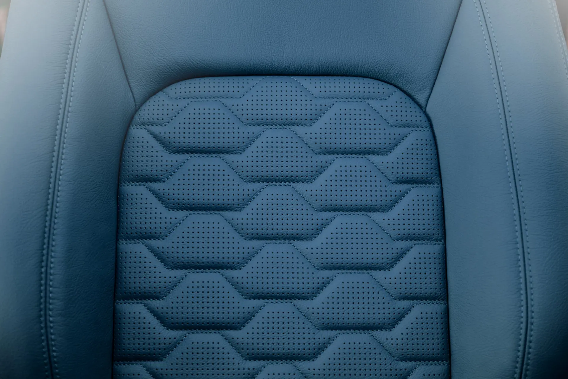 Land Rover Defender 110 Clam Shell Pattern Leather Interior - Image 37